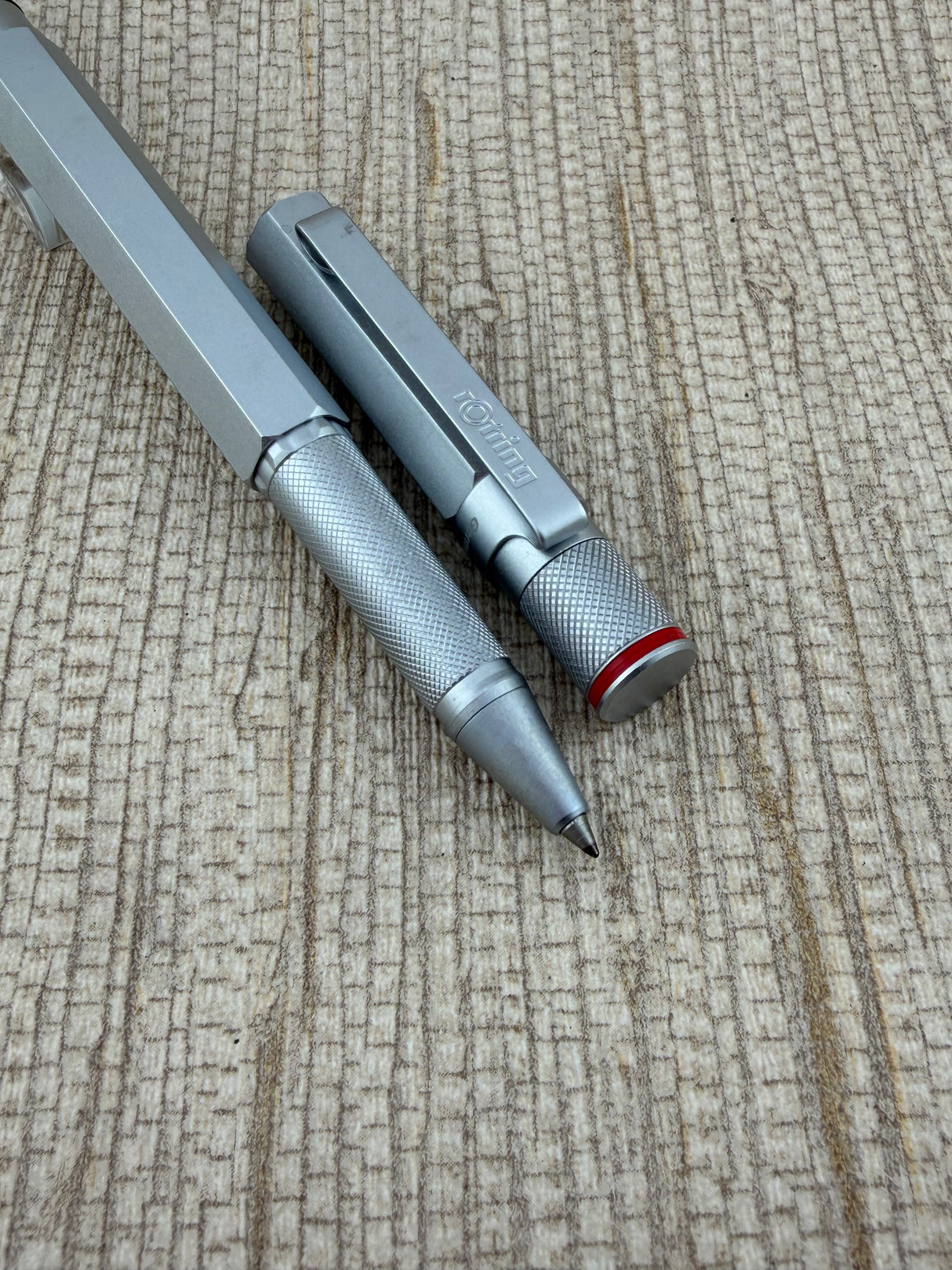 Rotring 600 Silver With Red Lettering - Rollerball Pen