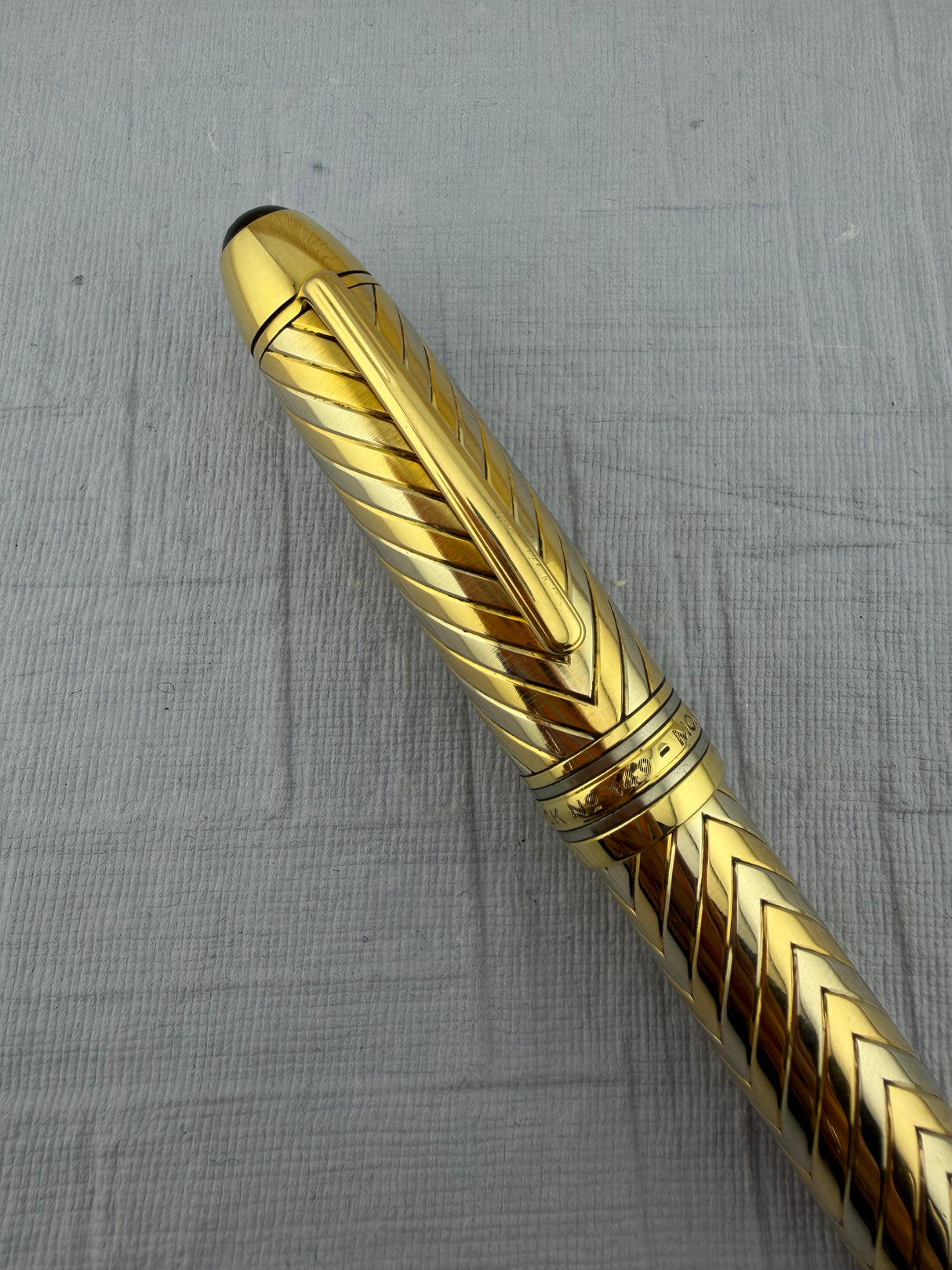 Montblanc Meisterstuck 149 Solid Golld 18kt Two-Tone Chevron Pattern Fountain Pen - The Masterpiece Montblanc 149!