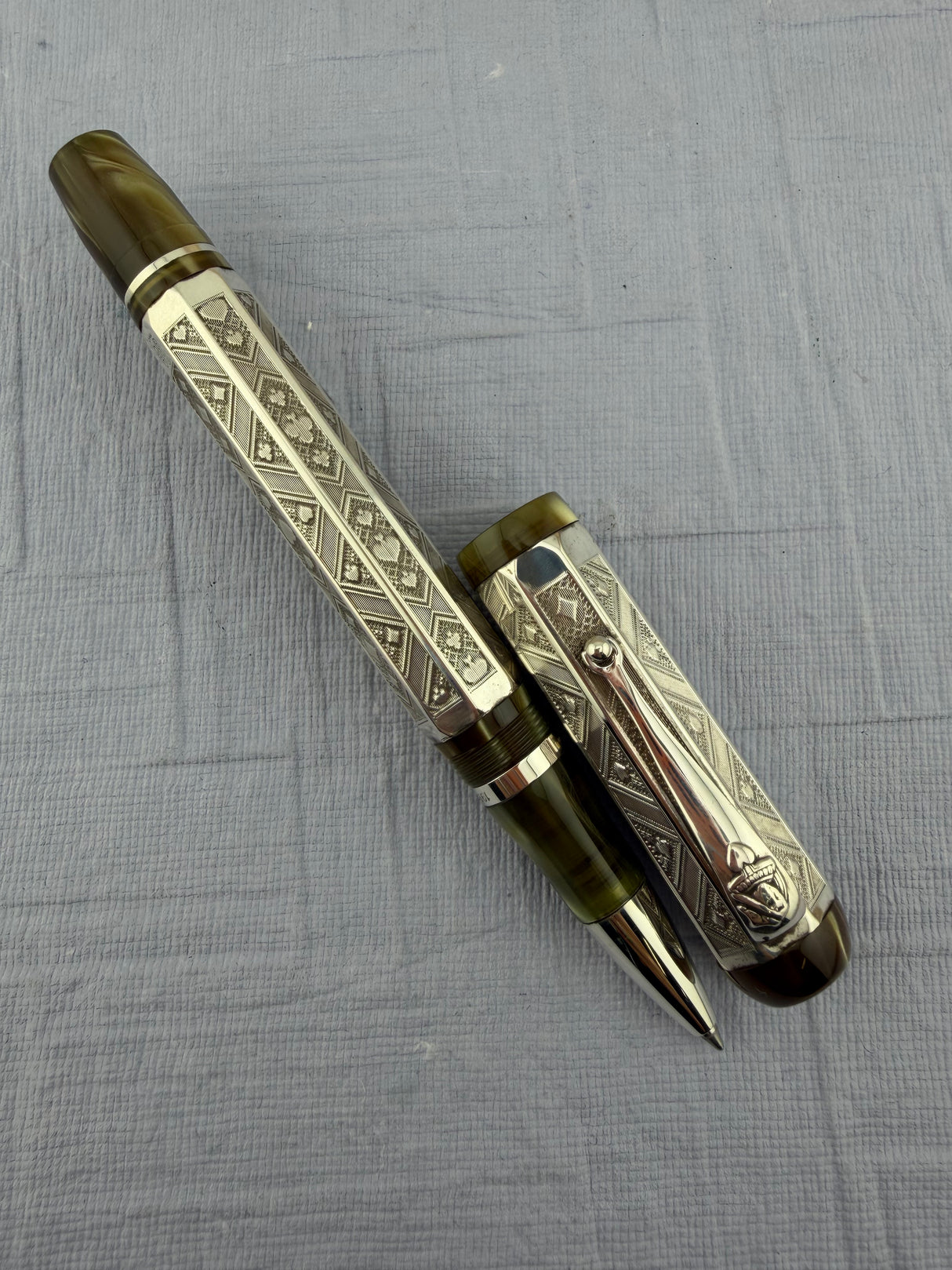 Montegrappa The Queen of Hearts 1999 Annual Edition Sterling Silver 925 - Rollerball Pen