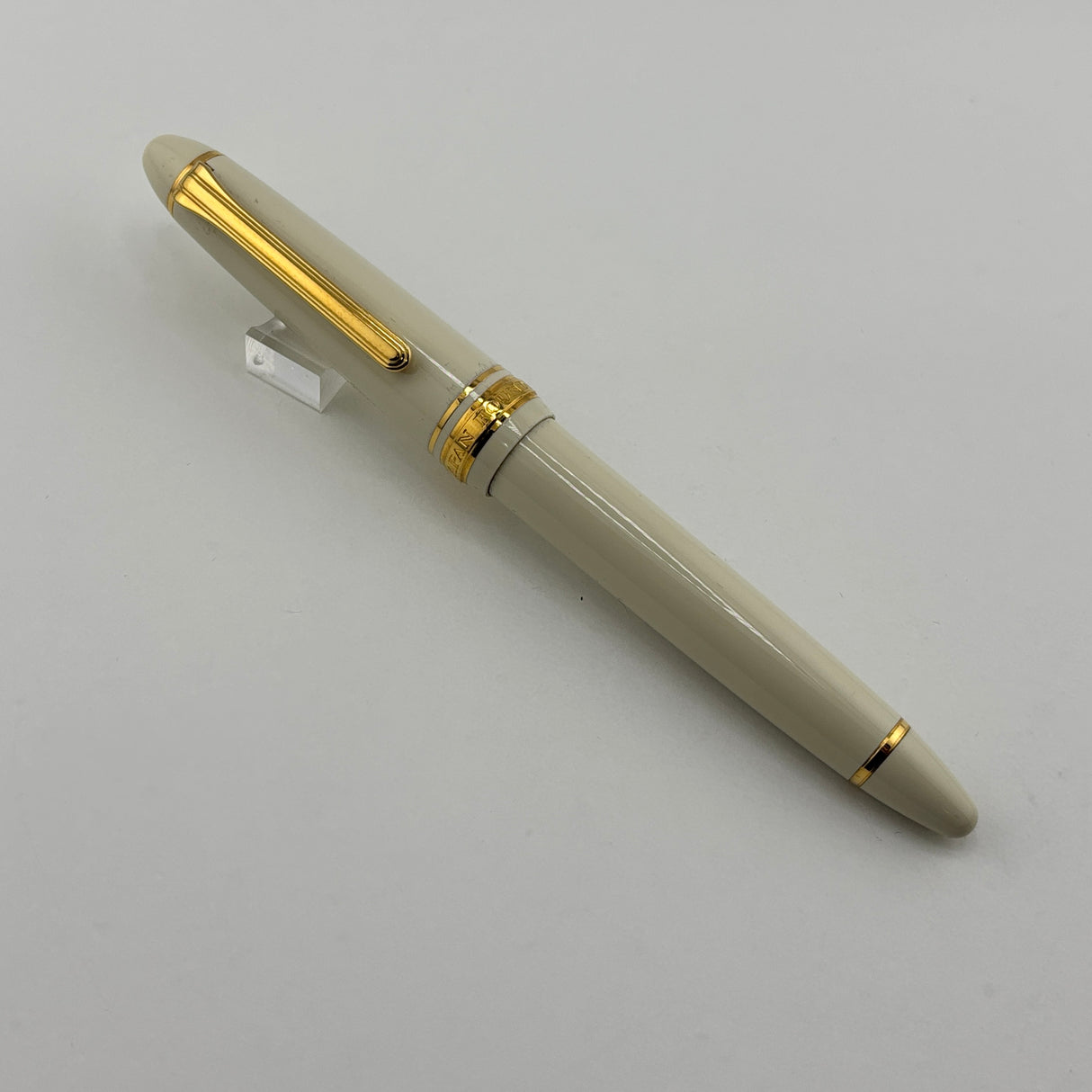 Sailor 1911S Standard Ivory Resin Fountain Pen - Extra Fine 14 Kt Gold Nib
