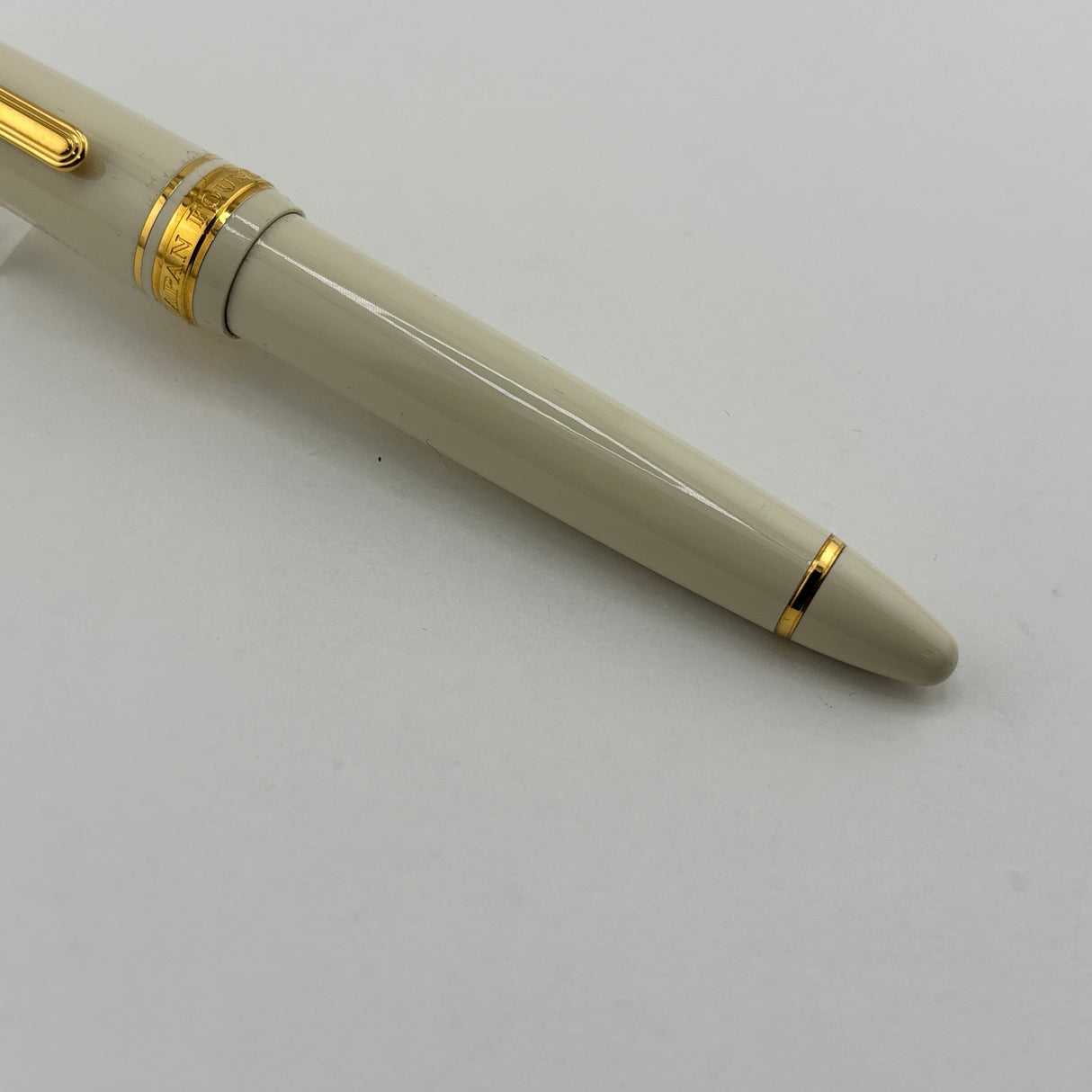Sailor 1911S Standard Ivory Resin Fountain Pen - Extra Fine 14 Kt Gold Nib