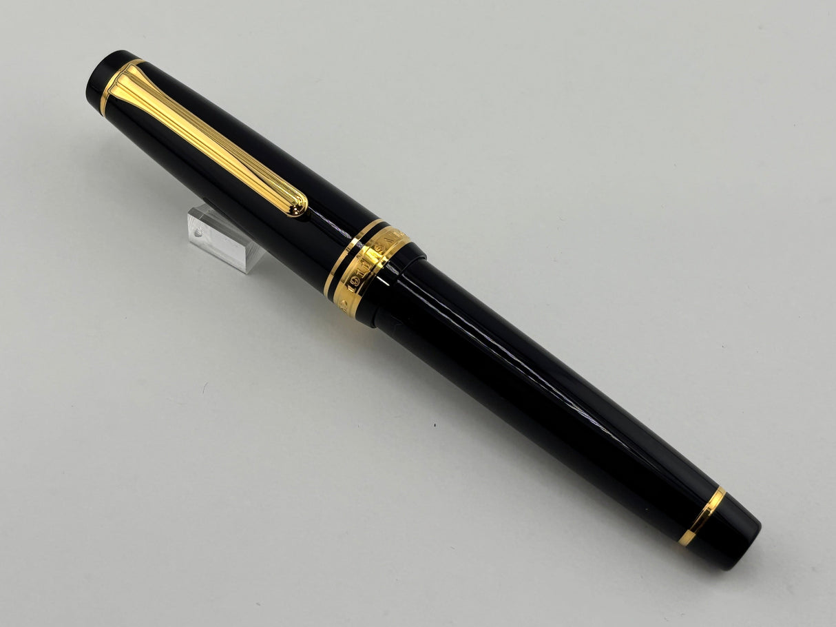Sailor Black Professional Gear Fountain Pen - Gold 21 K Music Nib