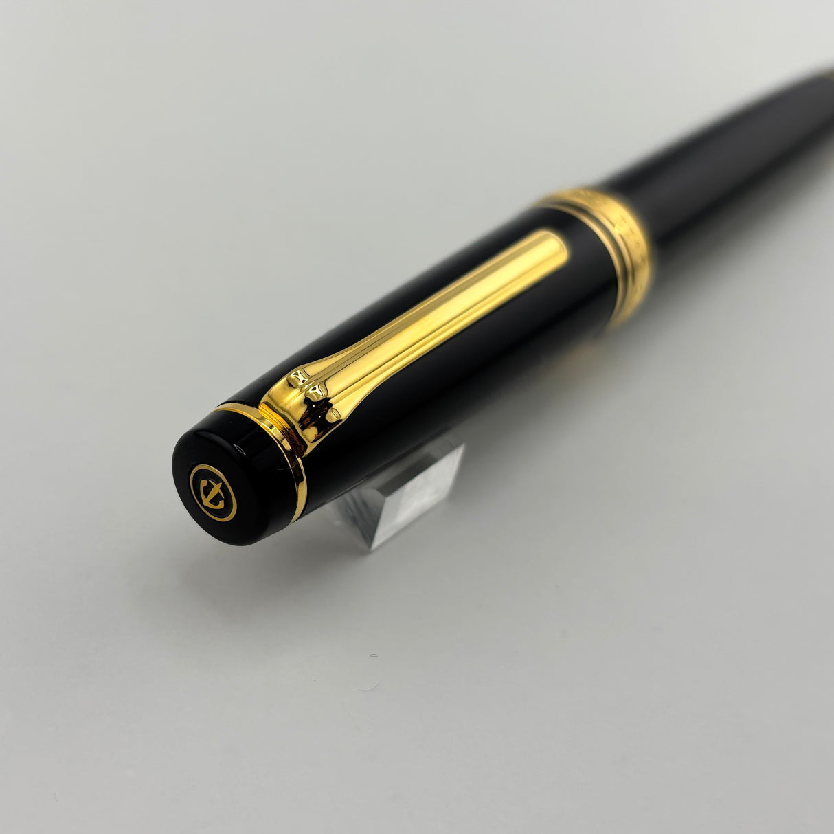 Sailor Black Professional Gear Fountain Pen - Gold 21 K Music Nib