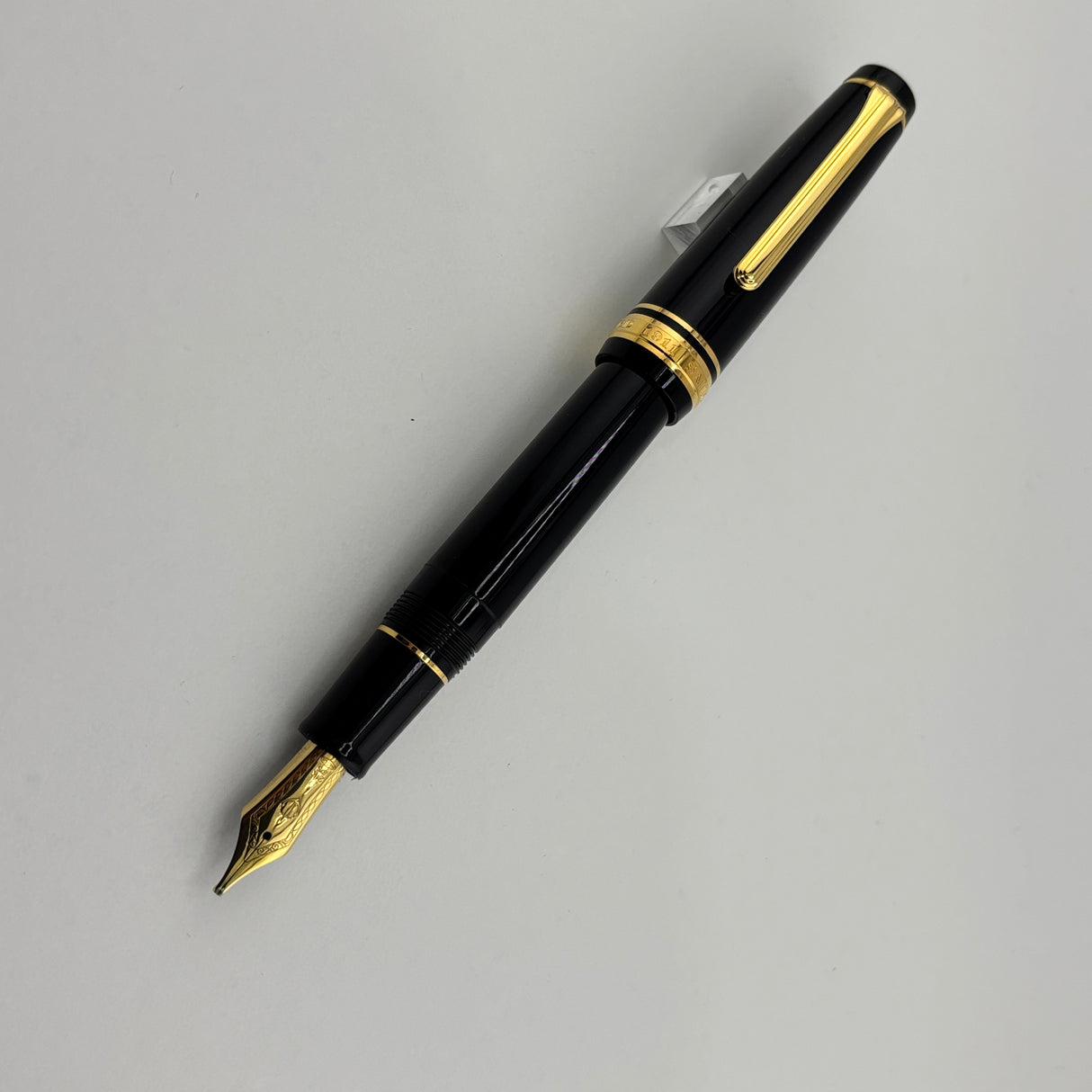 Sailor Black Professional Gear Fountain Pen - Gold 21 K Music Nib