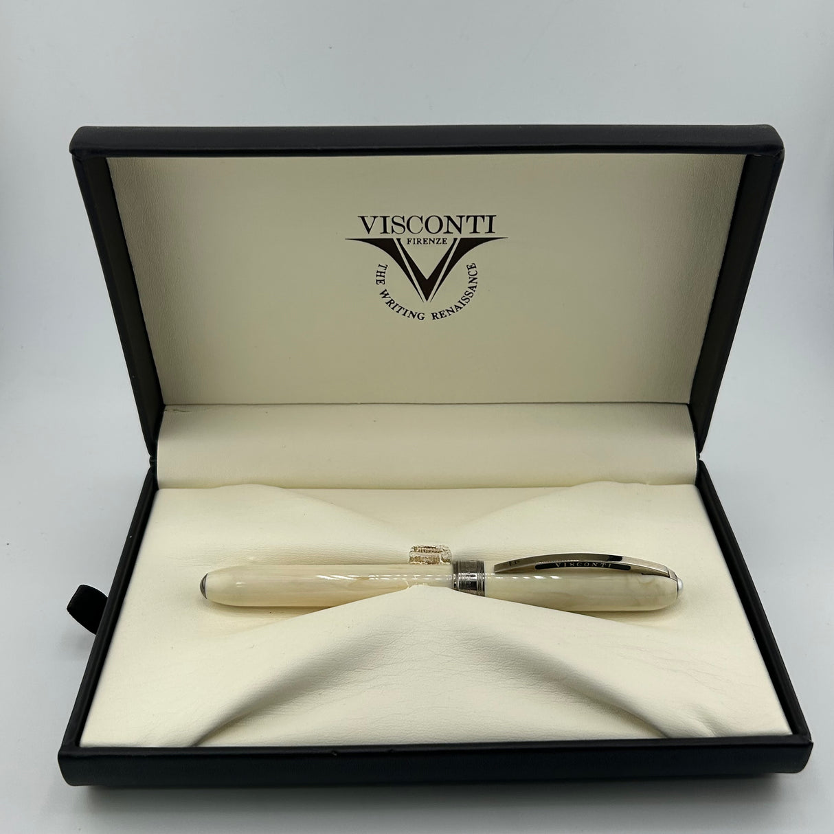 Visconti Rembrandt Cream Ivory chrome trim  - Roller Ball
