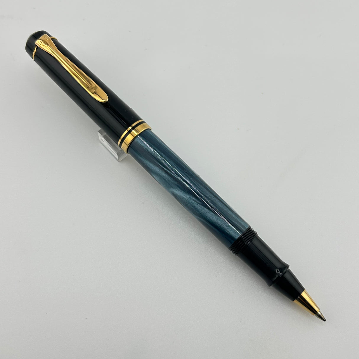 Pelikan R200 Black and Green Marble  - Roller Ball