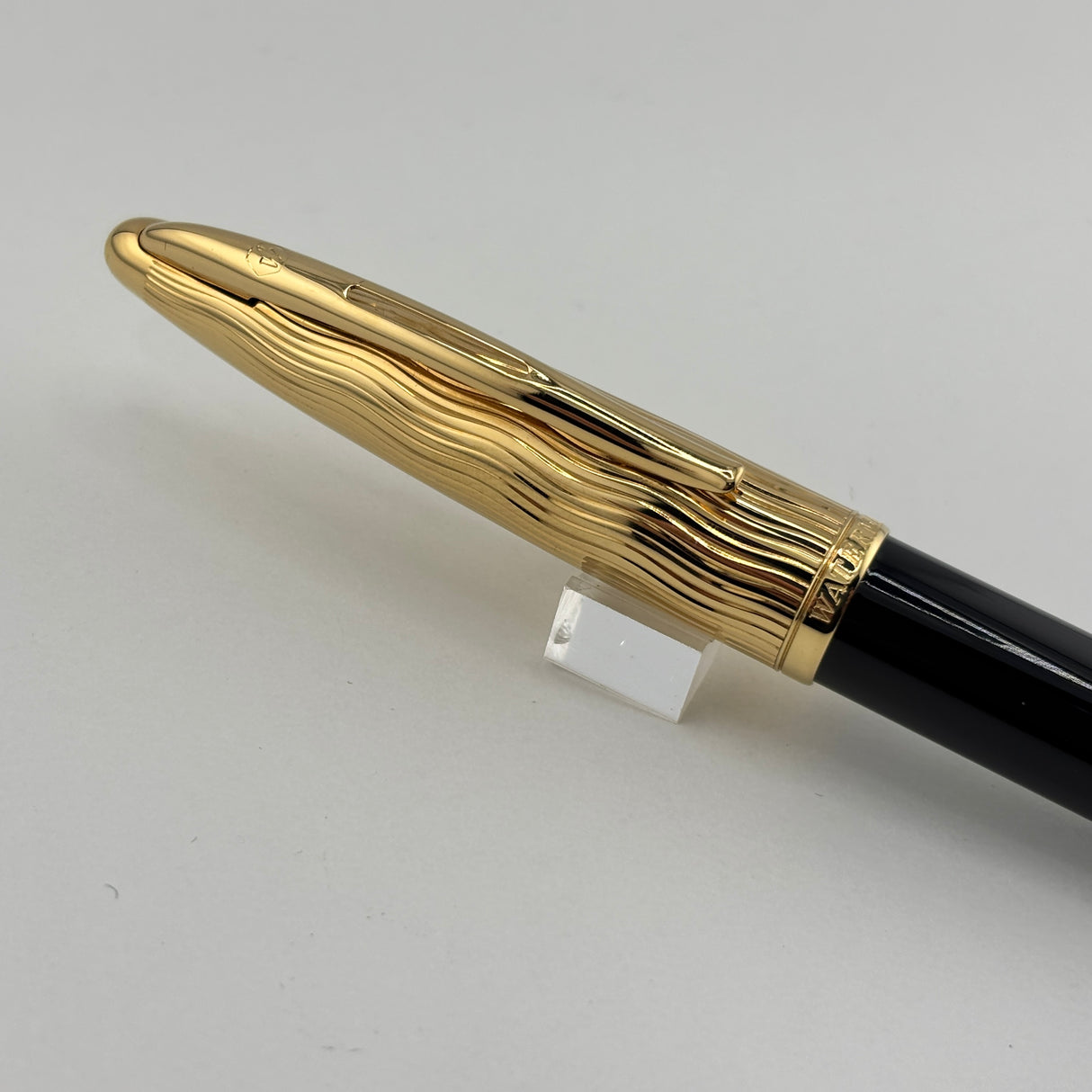 Waterman Carene Deluxe Black Barrel/Gold-Plated Wave Design Cap Fountain  Pen  - Fine 18 Kt Gold Nib