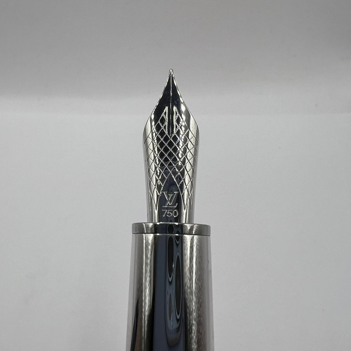 Louis Vuitton Blue Striped Lacquered Cargo Fountain Pen - Fine 18kt Gold Nib - RARE!