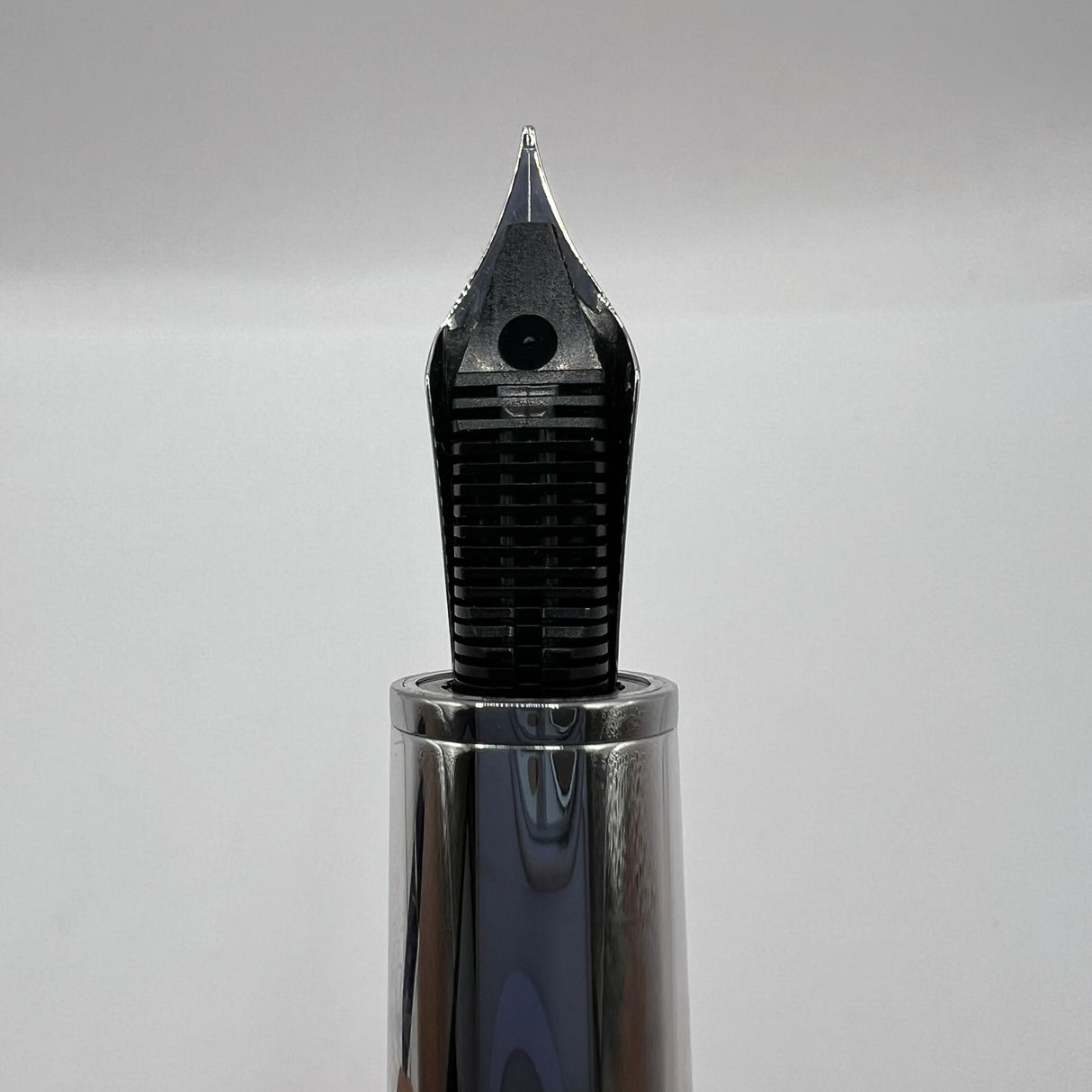 Louis Vuitton Blue Striped Lacquered Cargo Fountain Pen - Fine 18kt Gold Nib - RARE!