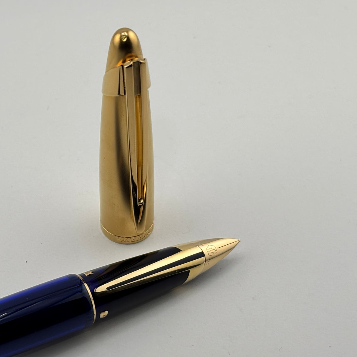 Waterman Edson Blue Translucent Fountain Pen  - Medium 18 Kt Gold Nib