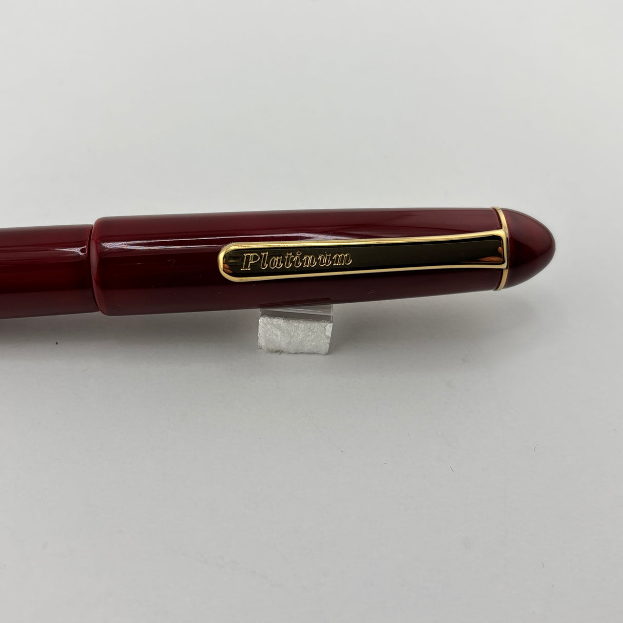 Platinum  Rare Red Urushi Aka-Tamenuri Fountain Pen   - Fine 18 Kt Gold Nib
