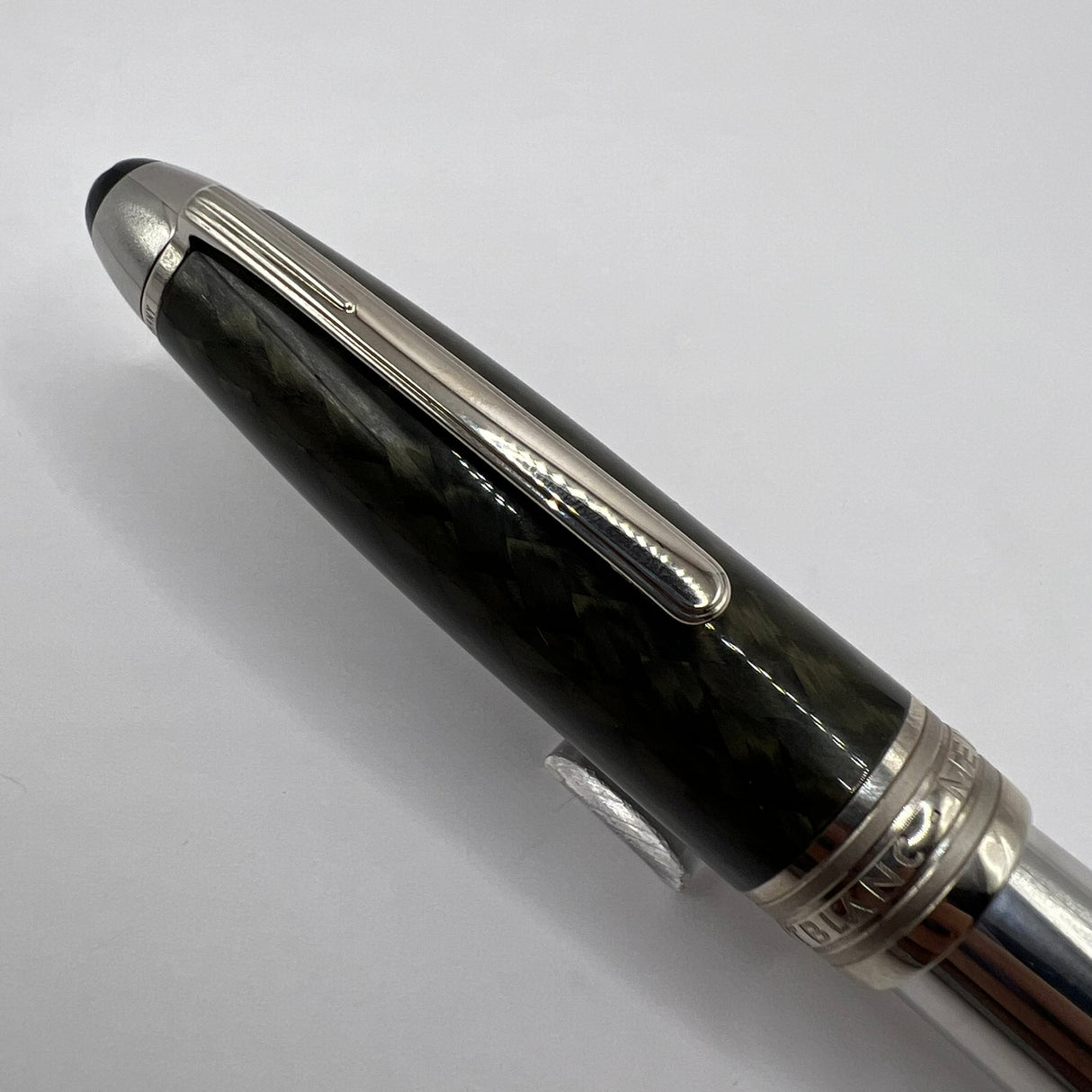 Montblanc Meisterstuck LeGrand Solitaire Carbon Steel #146 Fountain Pen - Medium 18kt Gold Nib
