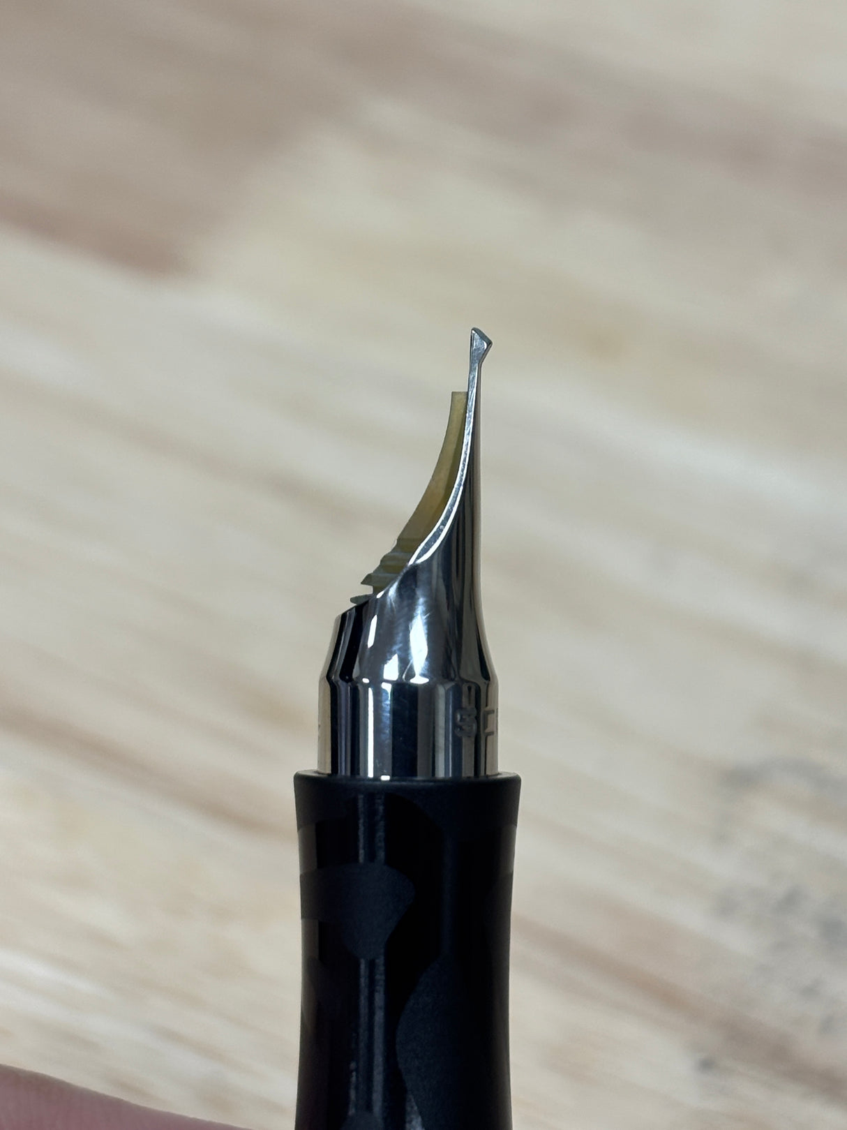 Schon DSGN Full-Sized Black Anodized Aluminum - Fountain Pen