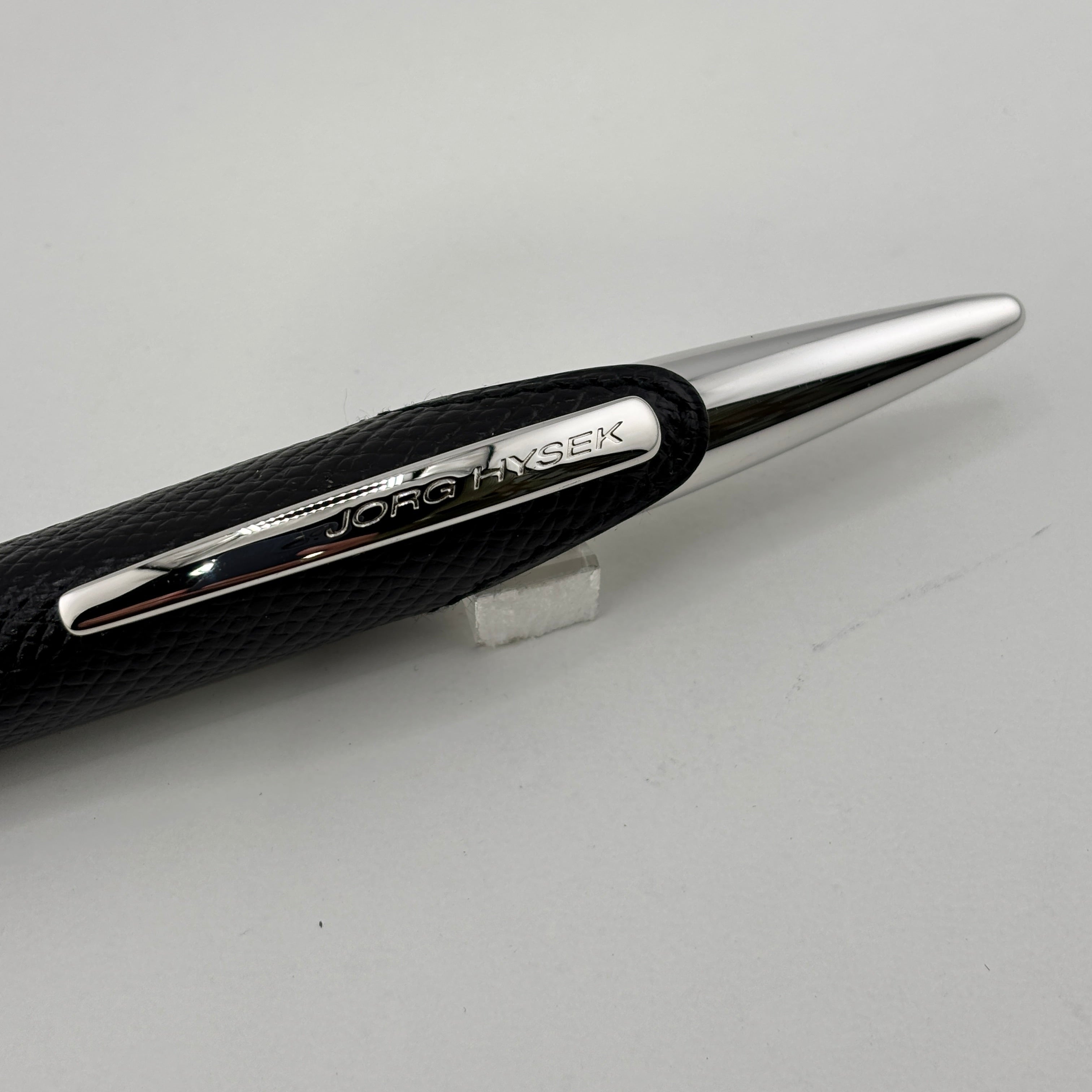 Jorg Hysek Fountain Pen - Carbon Fiber & Rhodium Plating - Medium