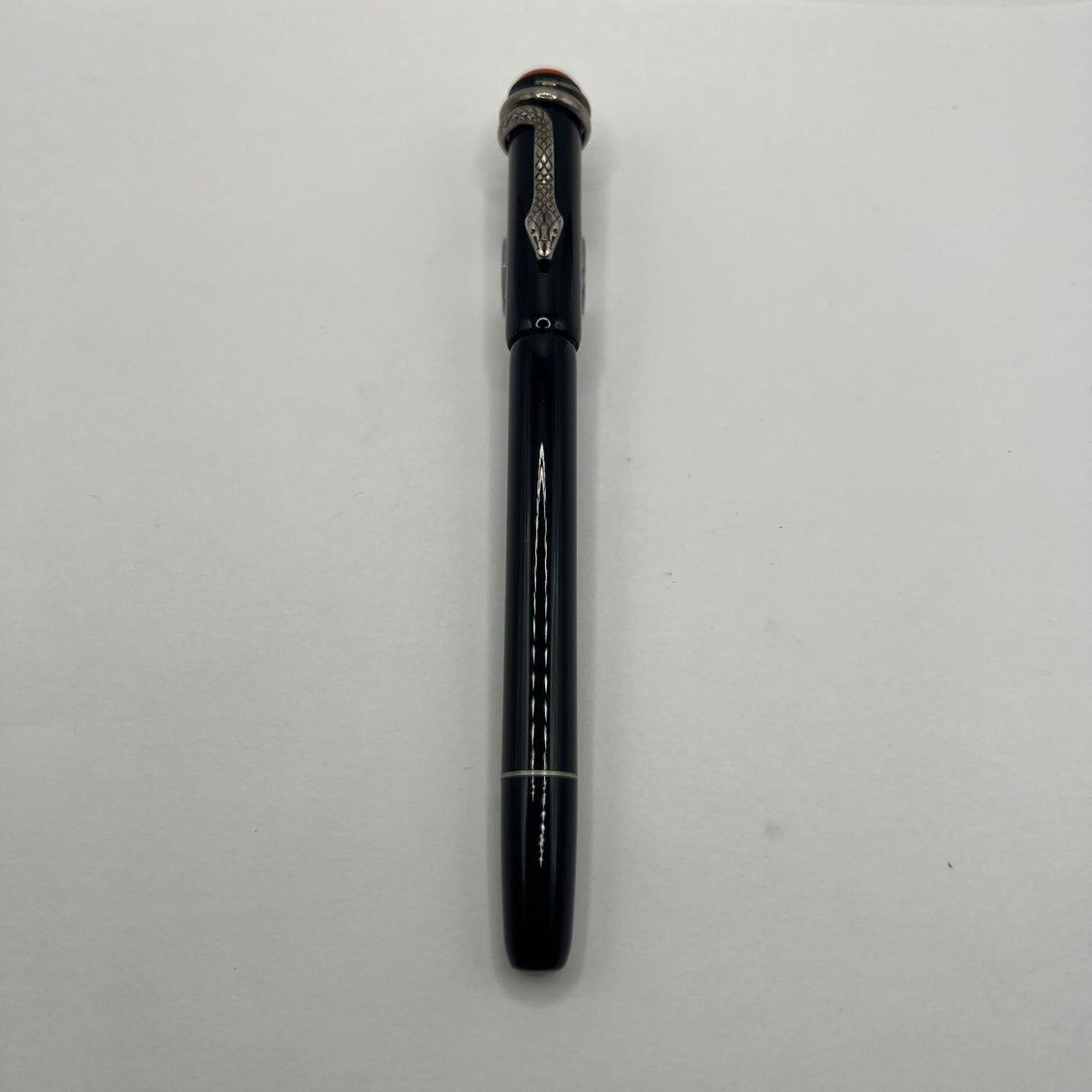 Montblanc Heritage Rouge Et Noir Black Fountain Pen  - Fine 14kt Gold Nib