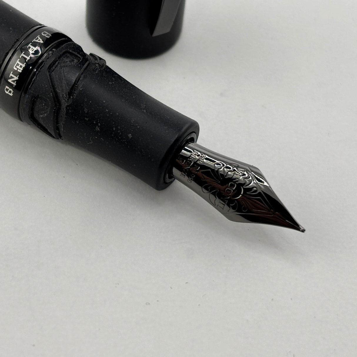 Visconti Homo Sapiens Dark Age Mid-Size Fountain Pen - Flexible Fine 23K Palladium Nib