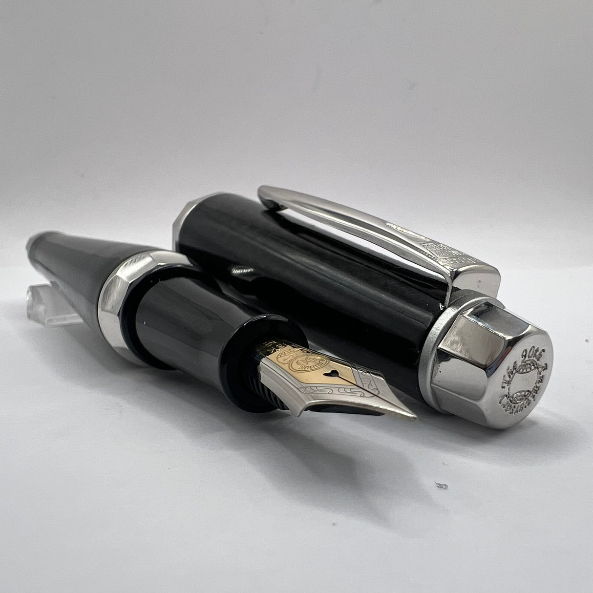 Platinum 90th Anniversary Carbon Fiber 25G Limited Edition Fountain Pen  - Fine 18kt Gold Nib