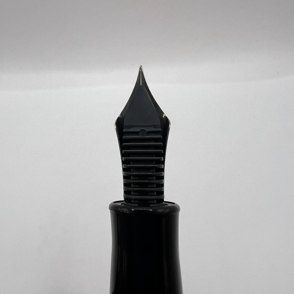 Platinum 90th Anniversary Carbon Fiber 25G Limited Edition Fountain Pen  - Fine 18kt Gold Nib