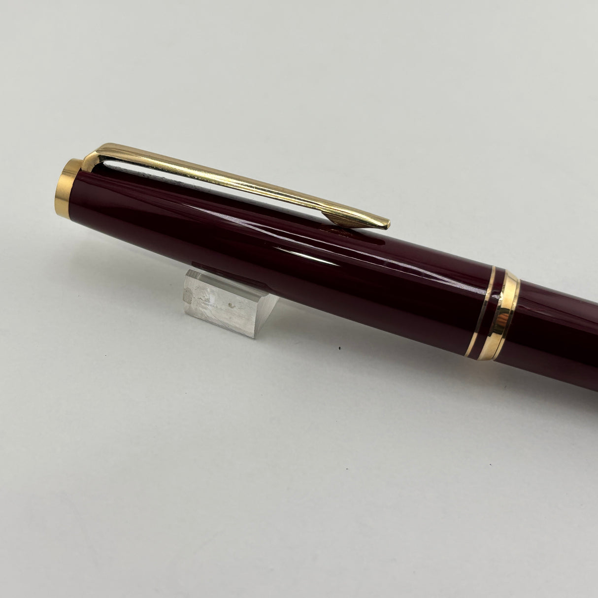 Montblanc Classic Bordeaux Resin Fountain Pen  - Fine 14 Kt Gold Nib