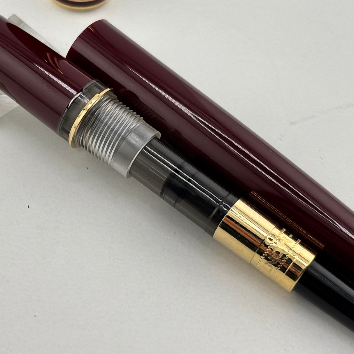 Montblanc Classic Bordeaux Resin Fountain Pen  - Fine 14 Kt Gold Nib