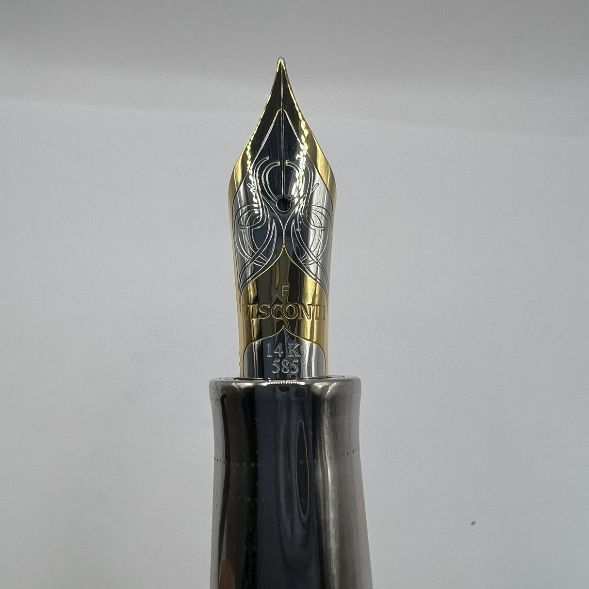 Visconti Wall Street Glittering Blue Celluloid Fountain Pen  - Fine 14kt Gold Nib