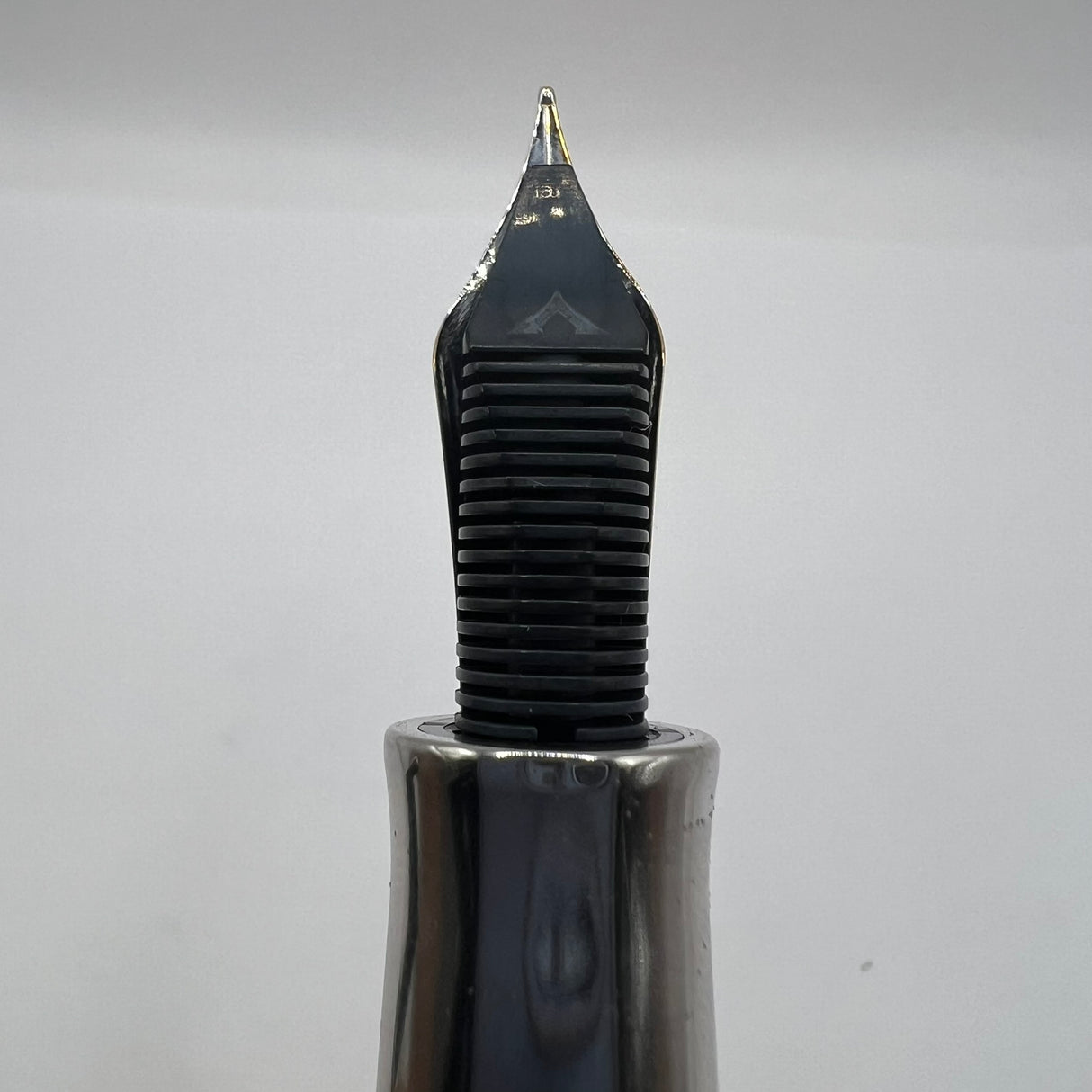 Visconti Wall Street Glittering Blue Celluloid Fountain Pen  - Fine 14kt Gold Nib