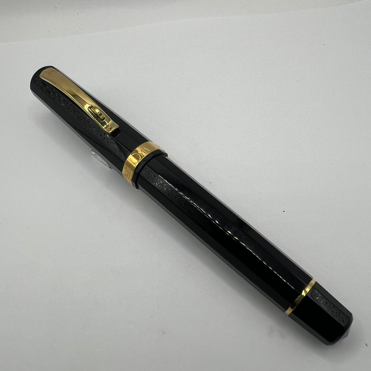 OMAS Arte Italiana Oversized Black Paragon Fountain Pen - Medium 18kt Gold Nib