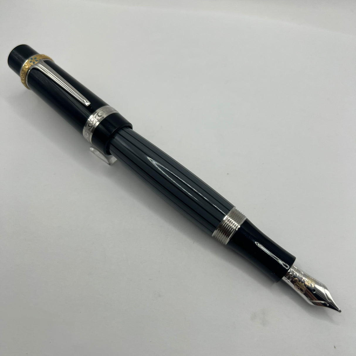 Montblanc Honore de Balzac Writer Series Limited Edition Fountain Pen  - Medium 18kt Gold Nib