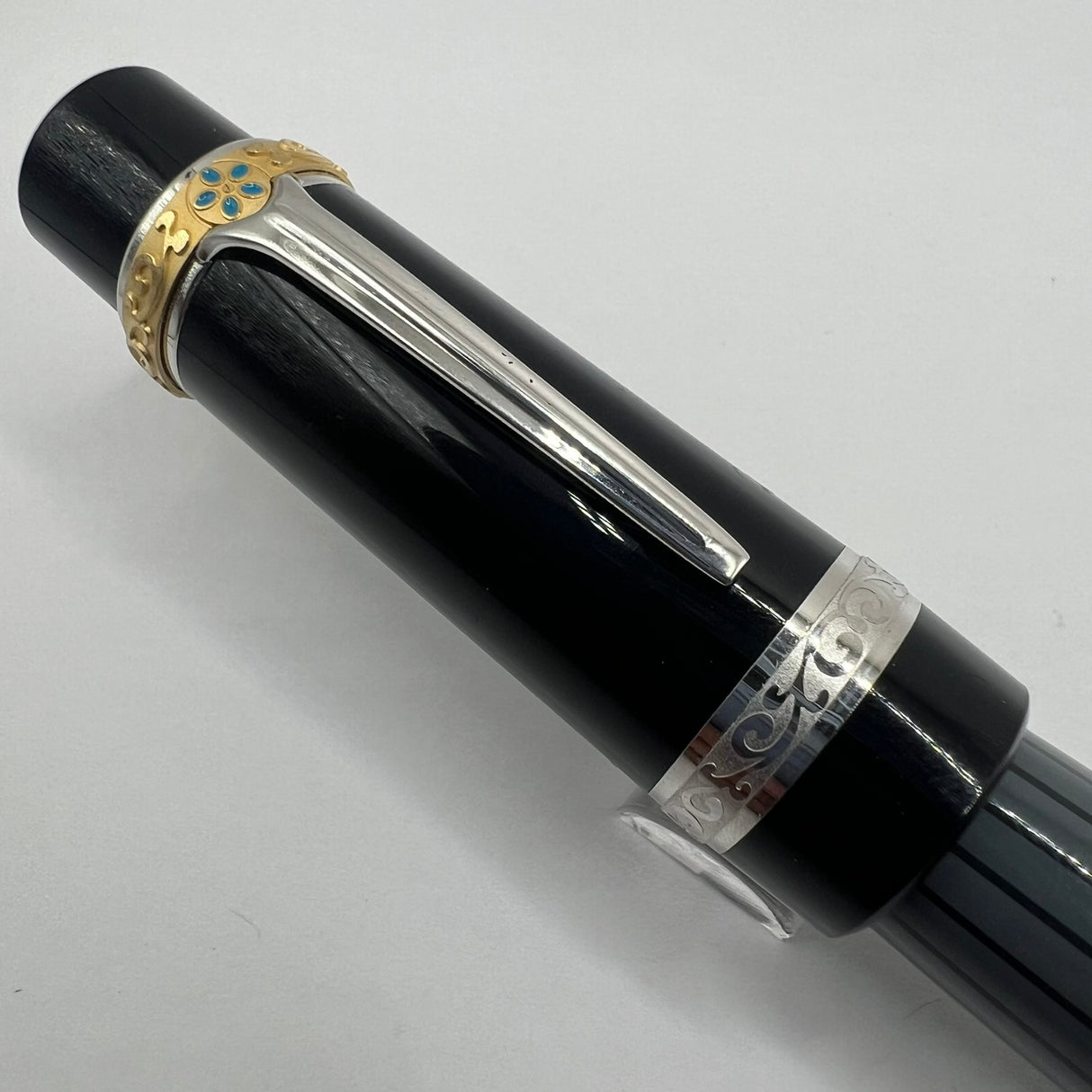 Montblanc Honore de Balzac Writer Series Limited Edition Fountain Pen  - Medium 18kt Gold Nib