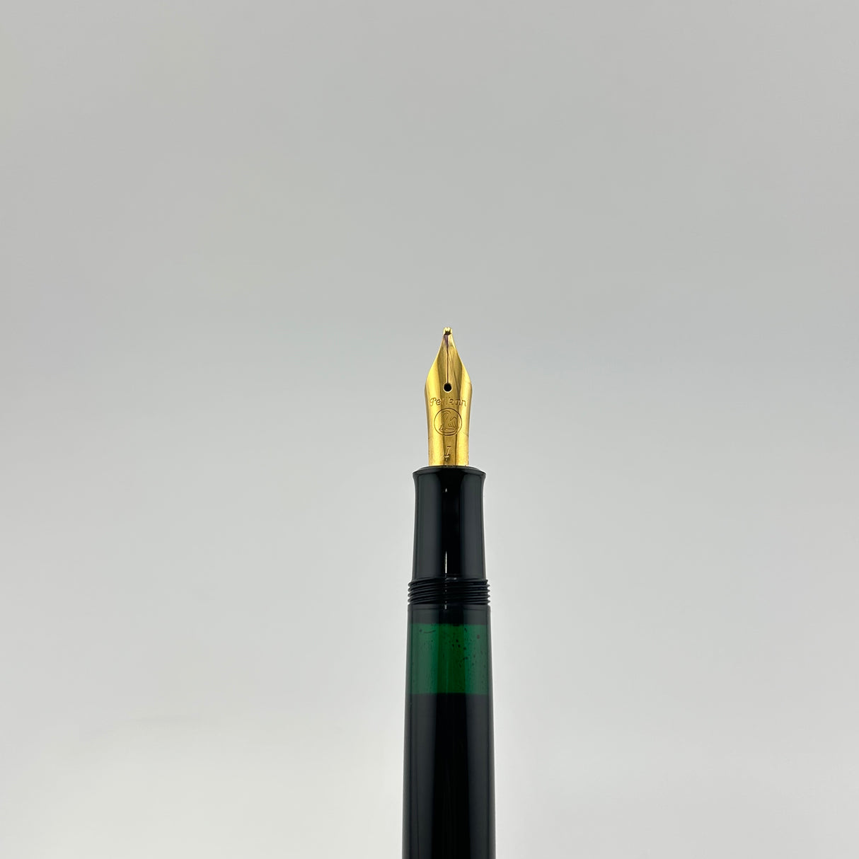 Pelikan Souverän M200 Black  Italic Nib ! - Fountain Pen