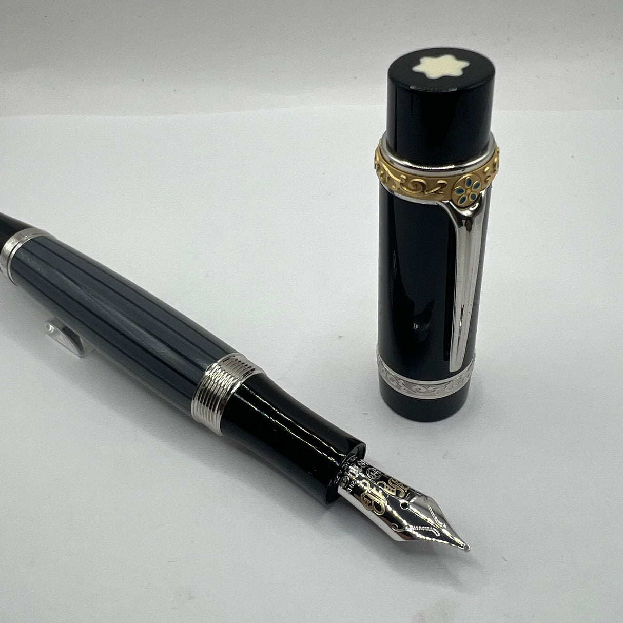 Montblanc Honore de Balzac Writer Series Limited Edition Fountain Pen  - Medium 18kt Gold Nib