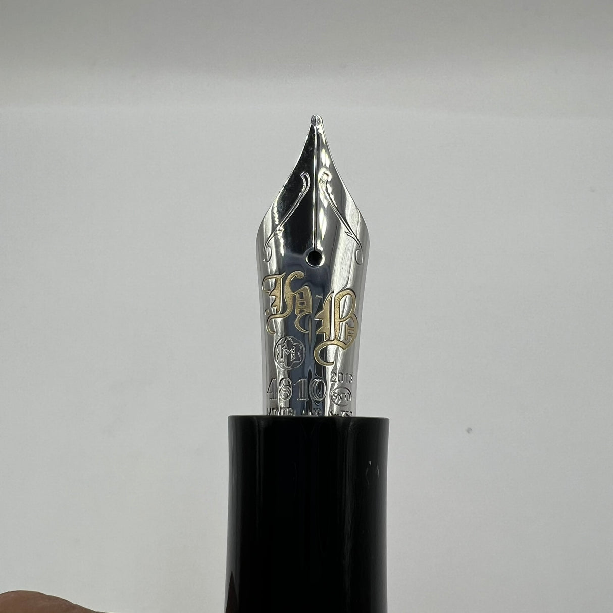 Montblanc Honore de Balzac Writer Series Limited Edition Fountain Pen  - Medium 18kt Gold Nib