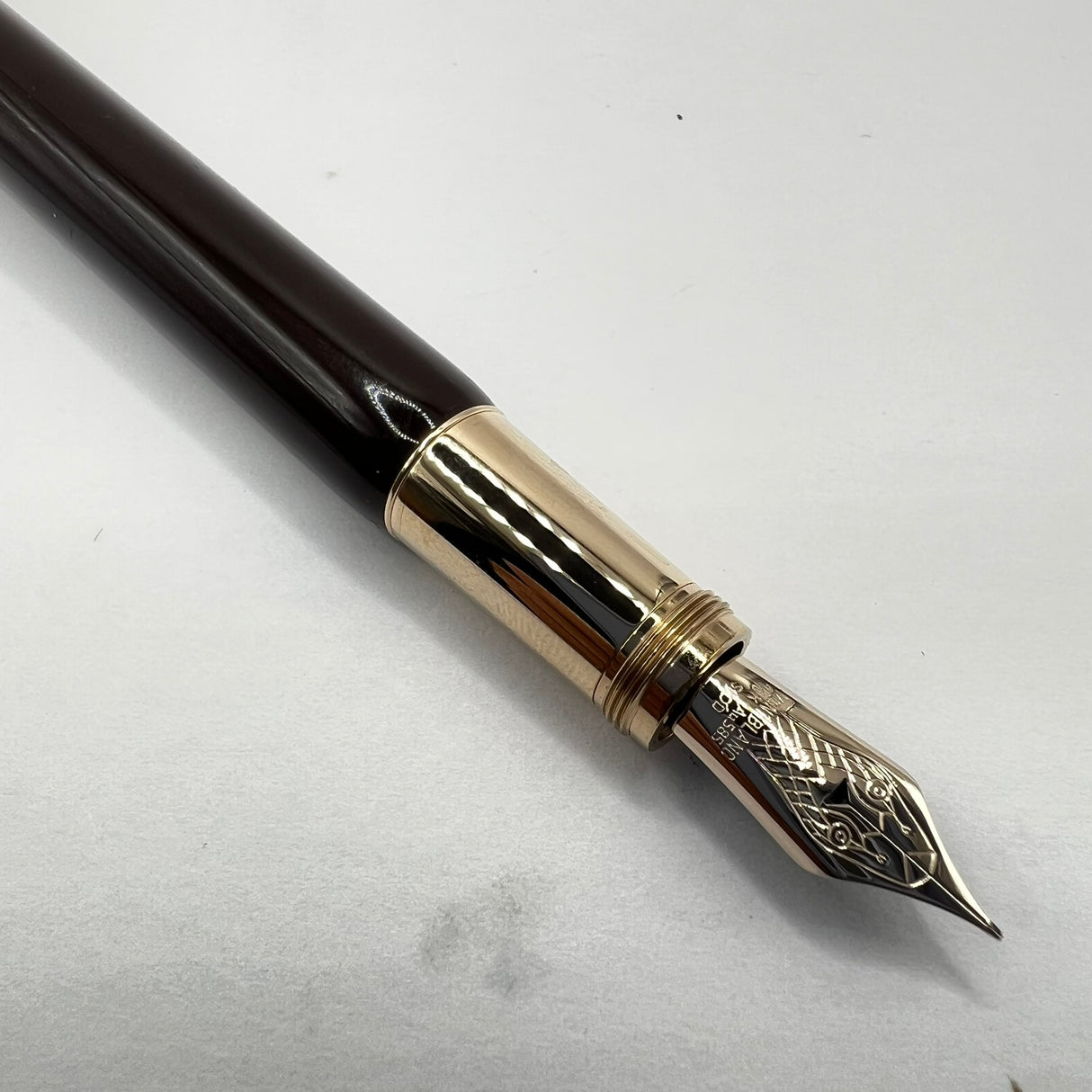 Montblanc Heritage Rouge Et Noir Tropic Brown Fountain Pen  - Fine 14kt Gold Nib