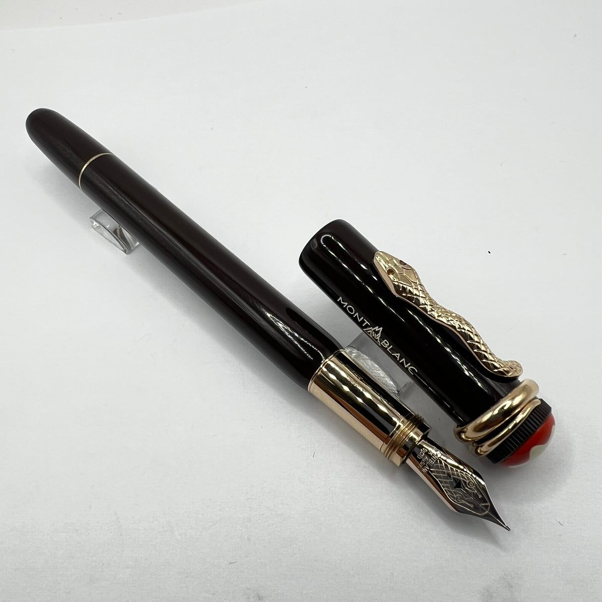 Montblanc Heritage Rouge Et Noir Tropic Brown Fountain Pen  - Fine 14kt Gold Nib