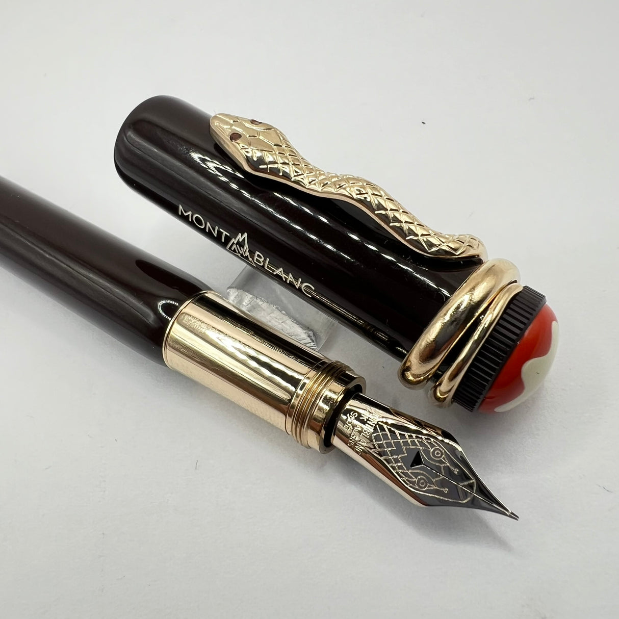 Montblanc Heritage Rouge Et Noir Tropic Brown Fountain Pen  - Fine 14kt Gold Nib
