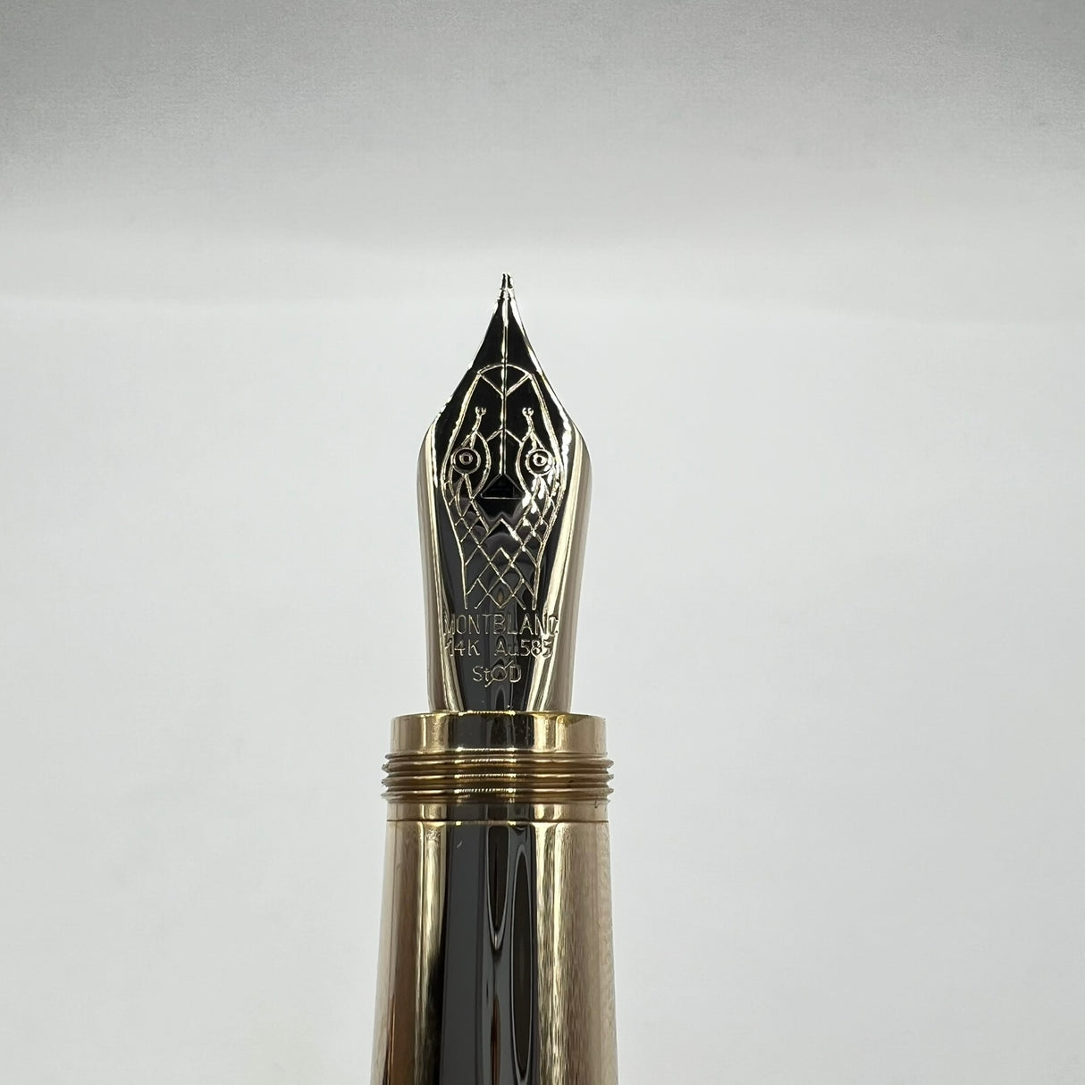 Montblanc Heritage Rouge Et Noir Tropic Brown Fountain Pen  - Fine 14kt Gold Nib