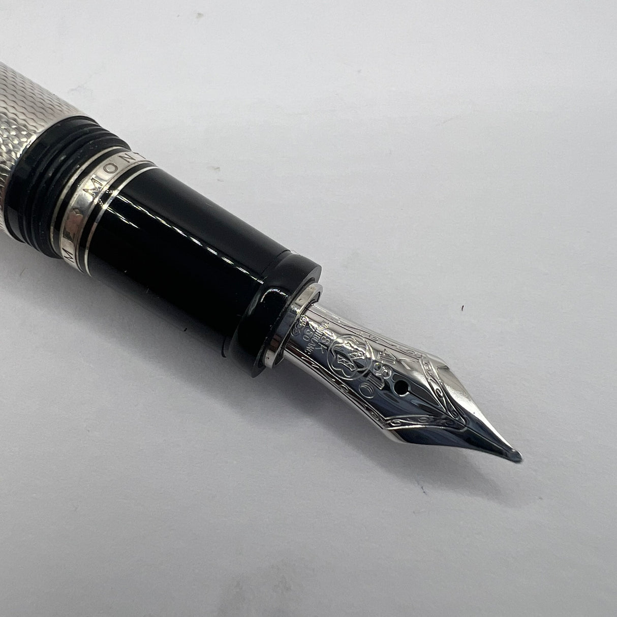Montblanc Boheme Sterling Silver Barleycorn Retractable Nib Fountain Pen  - Medium 18kt Gold Nib