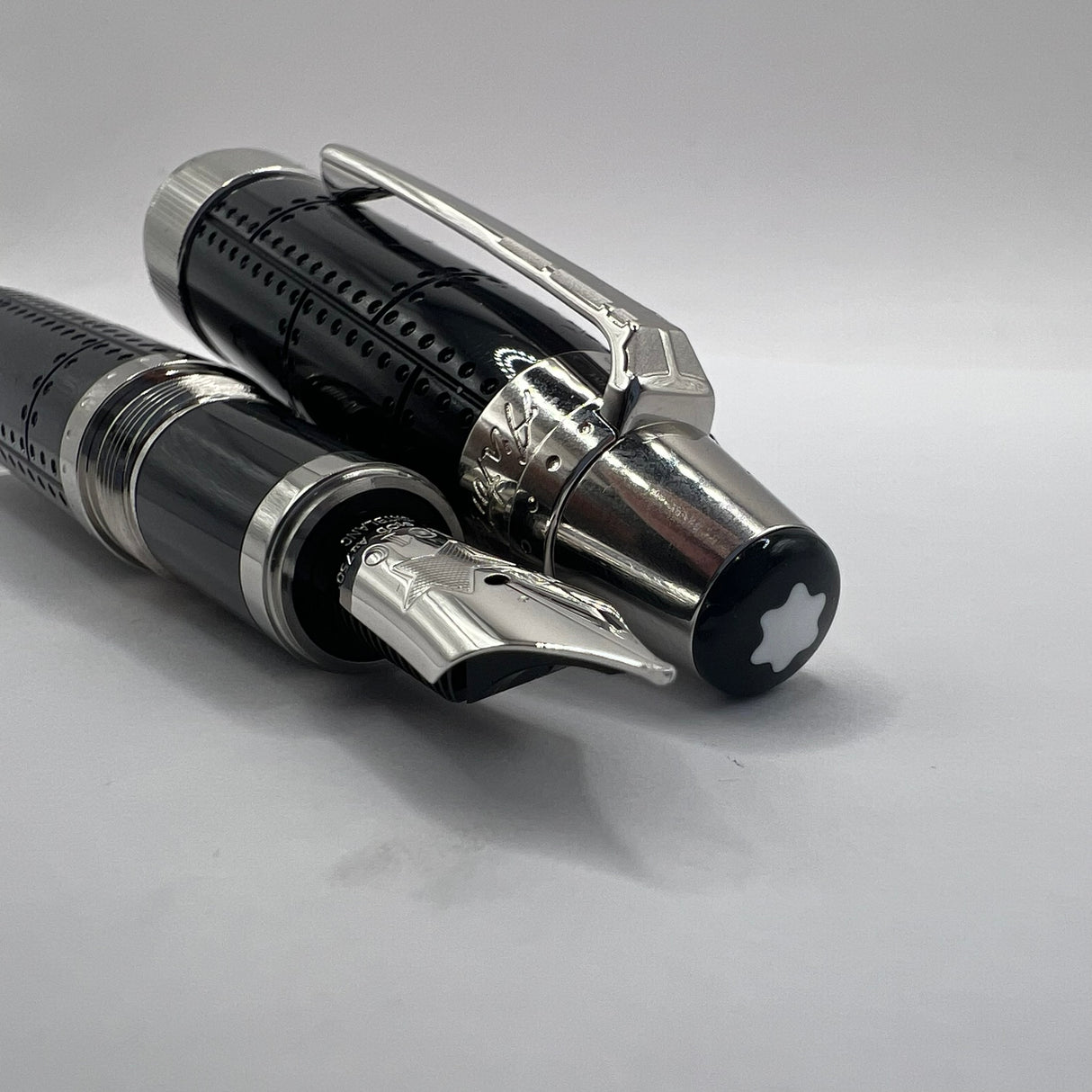 Montblanc Antoine de Saint Exupery Writer Series Limited Edition Fountain Pen  - Fine 18kt Gold Nib