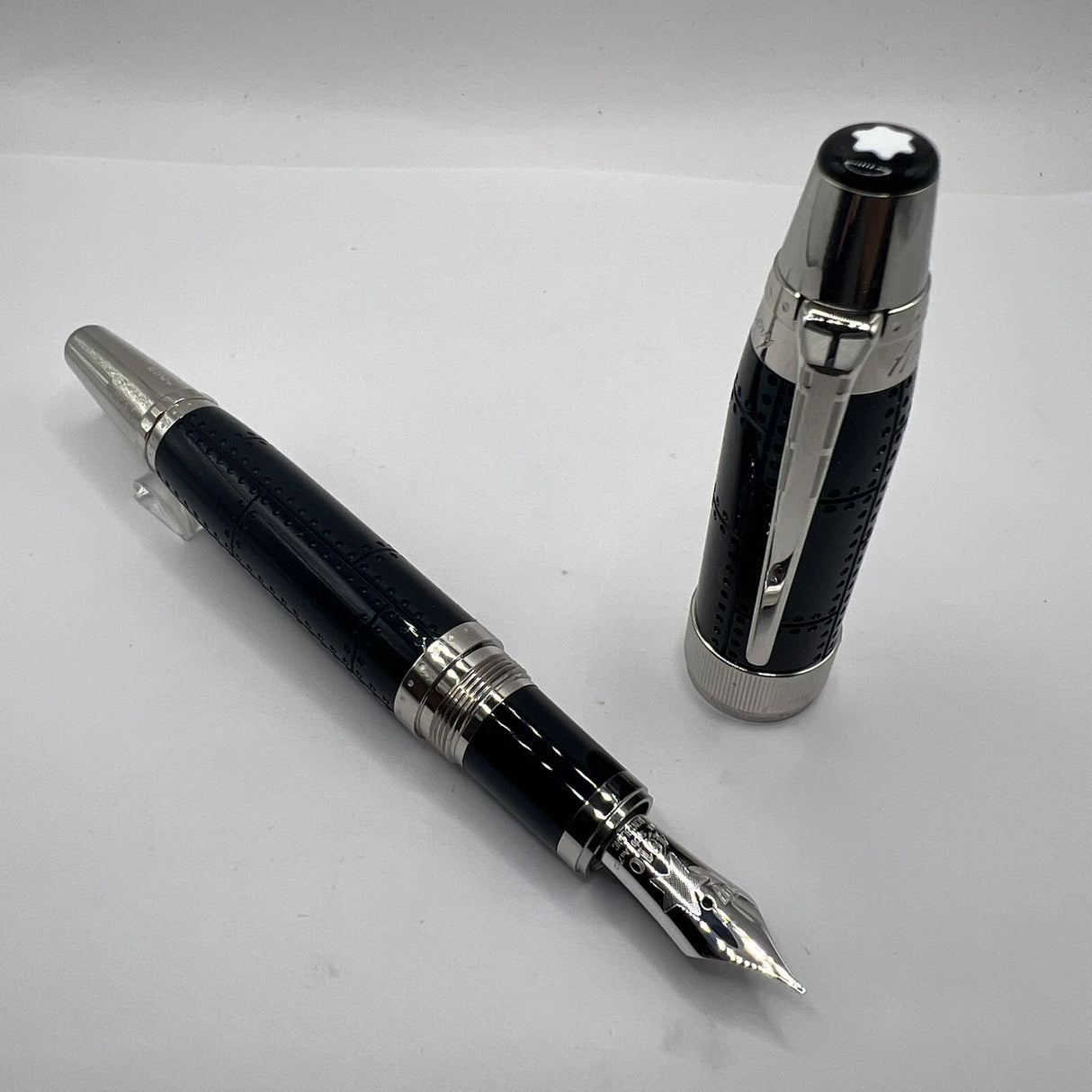 Montblanc Antoine de Saint Exupery Writer Series Limited Edition Fountain Pen  - Fine 18kt Gold Nib