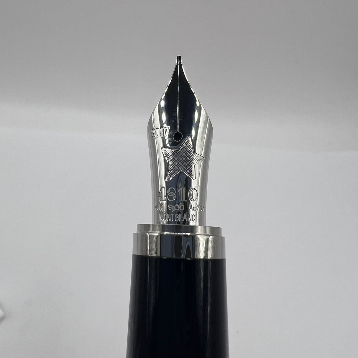 Montblanc Antoine de Saint Exupery Writer Series Limited Edition Fountain Pen  - Fine 18kt Gold Nib