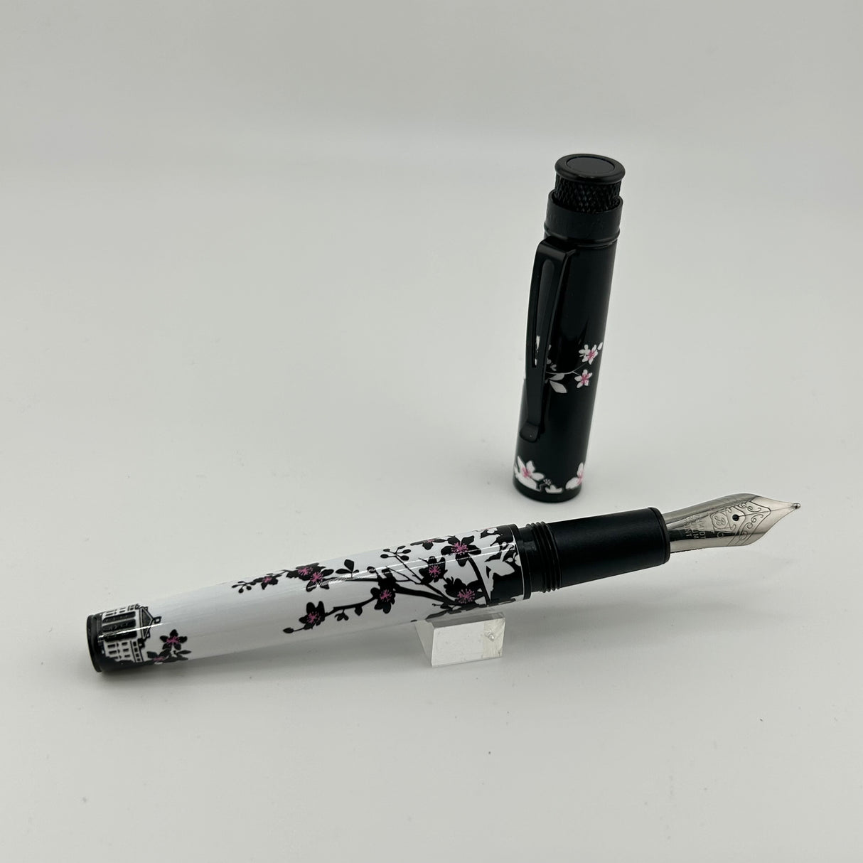 Retro 1951 Exclusive Farneys Cherry Blossom pattern ! - Fountain Pen