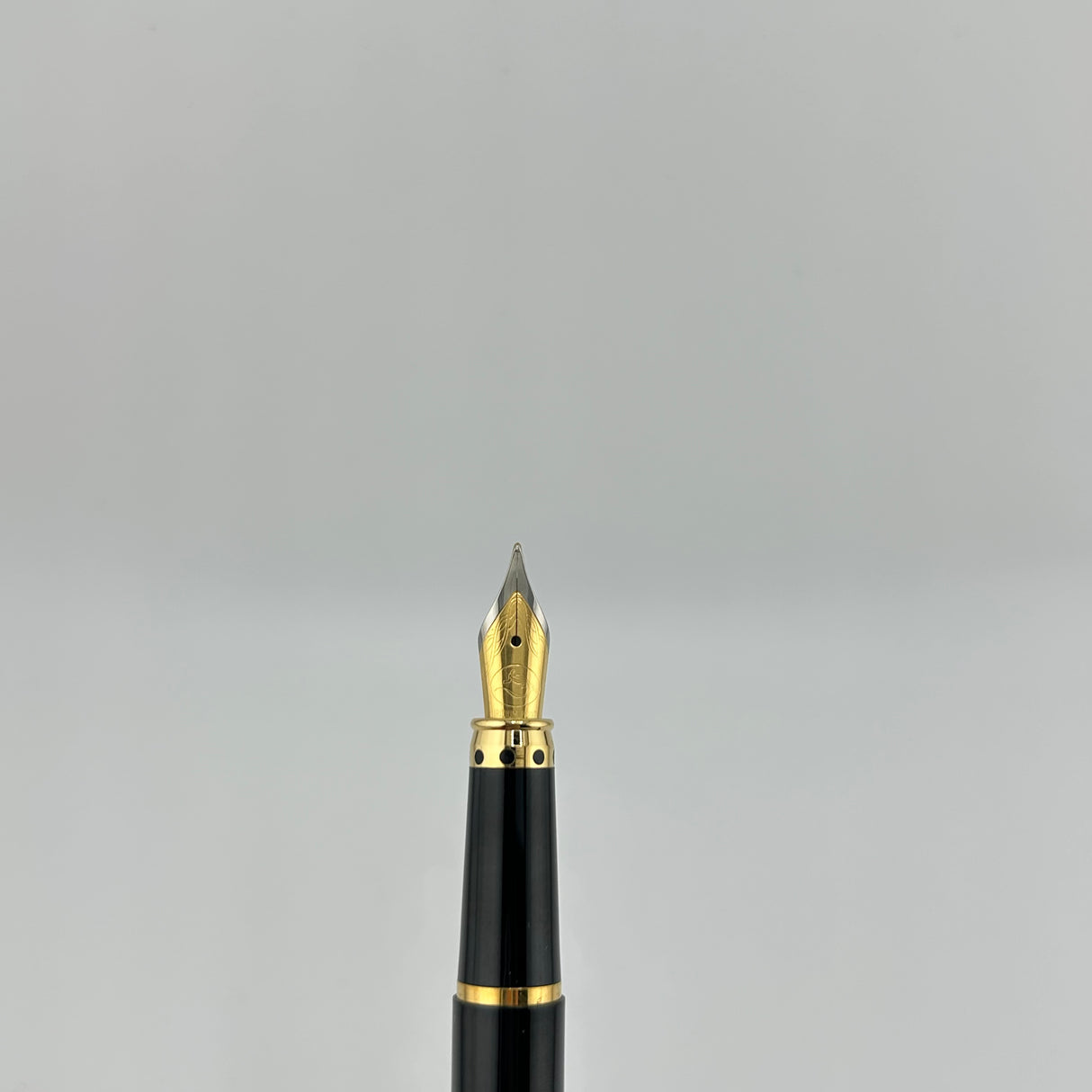Redens Paris Black Lacquer Great design  - Fountain Pen