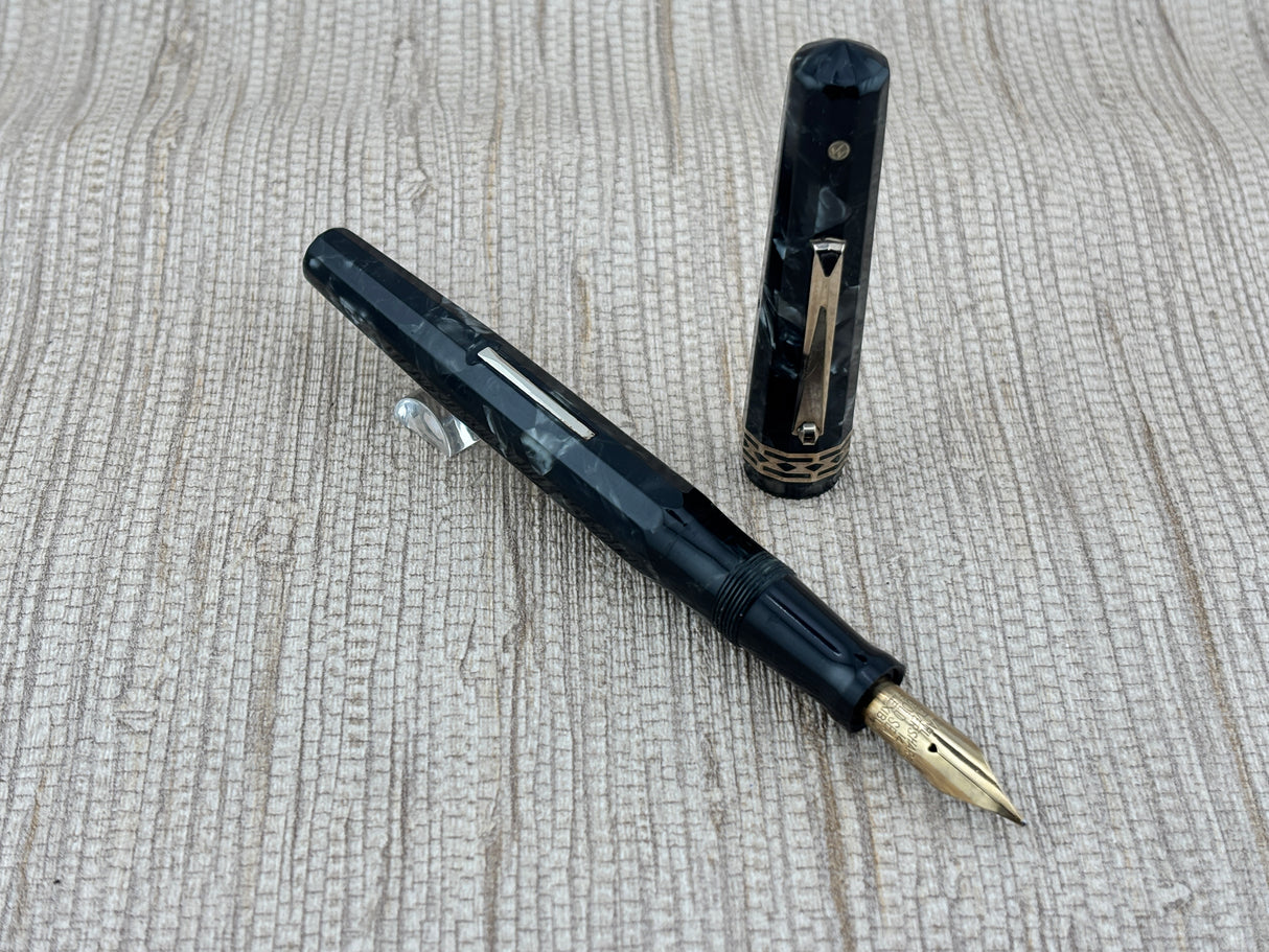Wahl-Eversharp Doric Oversize Burma Pearl Grey Flexible nib -  Rare in this condition ! Fountain Pen ED