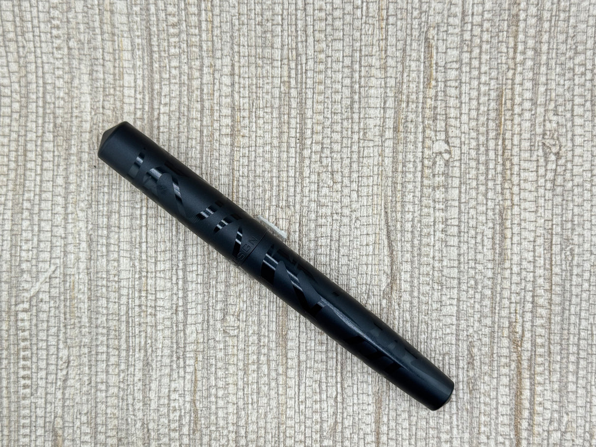 Schon DSGN Full-Sized Black Anodized Aluminum - Fountain Pen