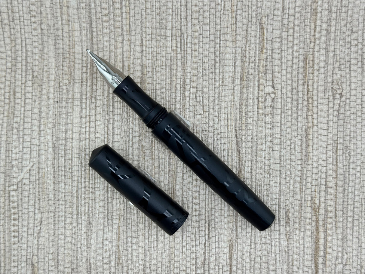 Schon DSGN Full-Sized Black Anodized Aluminum - Fountain Pen