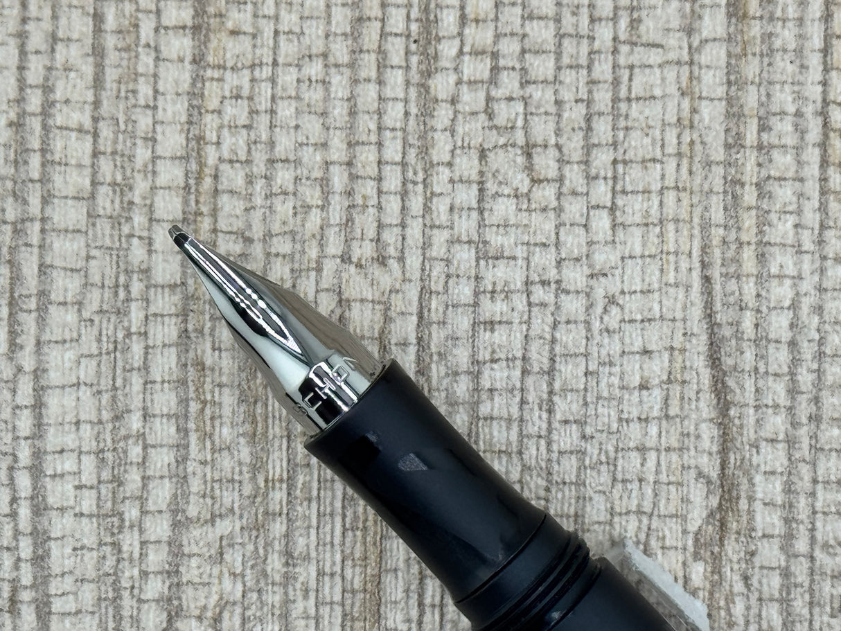 Schon DSGN Full-Sized Black Anodized Aluminum - Fountain Pen