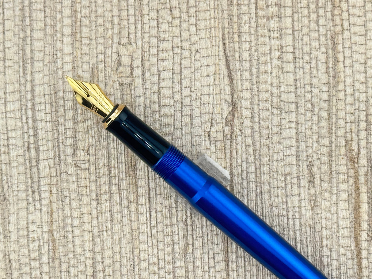 Wahl-Eversharp Skyline Blue with Gold Trim - Fountain Pen