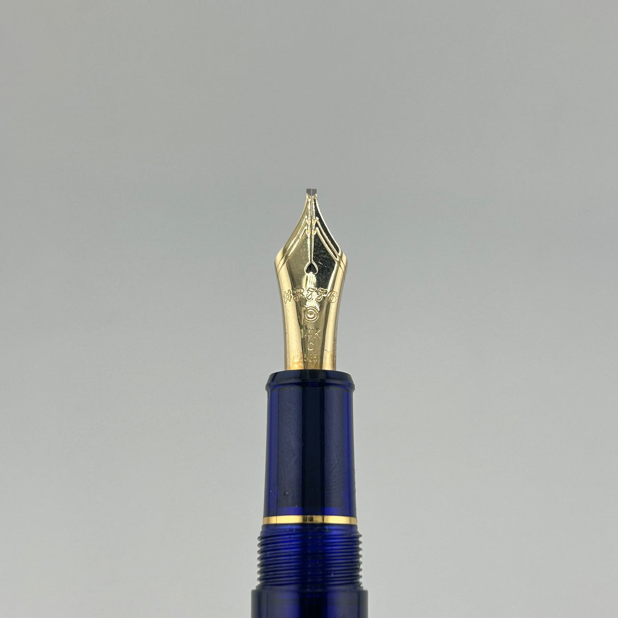 Platinum #3776 Century Blue  Gold trim 14K gold nib - Fountain Pen