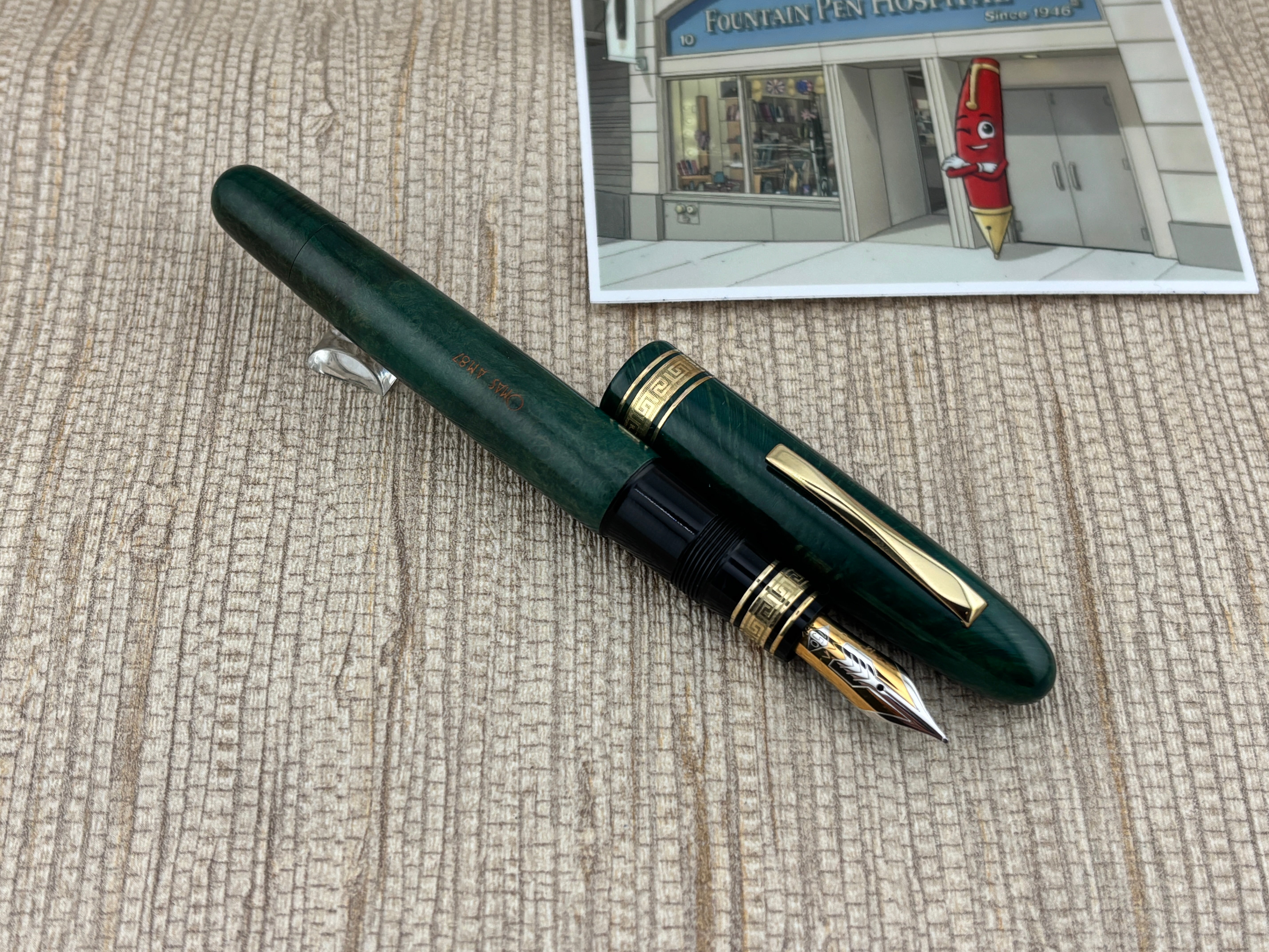 Omas AM 87 Briarwood Green Mint Fountain Pen - Medium 18kt Gold
