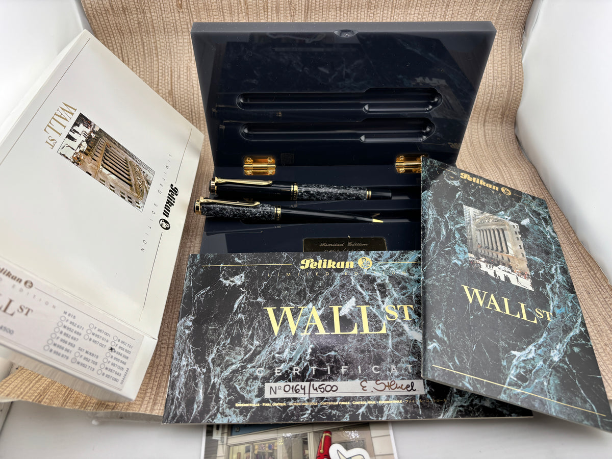 Pelikan Wall Street Set  #0164/4500 Fountain Pen and Ballpoint Pen - Oblique 18kt Gold Nib For Right-Handed Writers